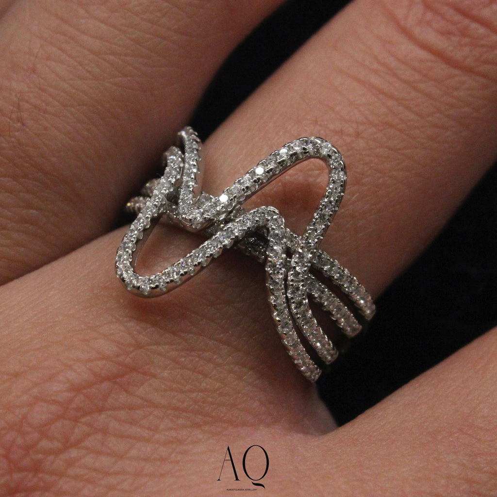 Heartbeat Ring: Sterling Silver 925 with High Carbon Diamonds.