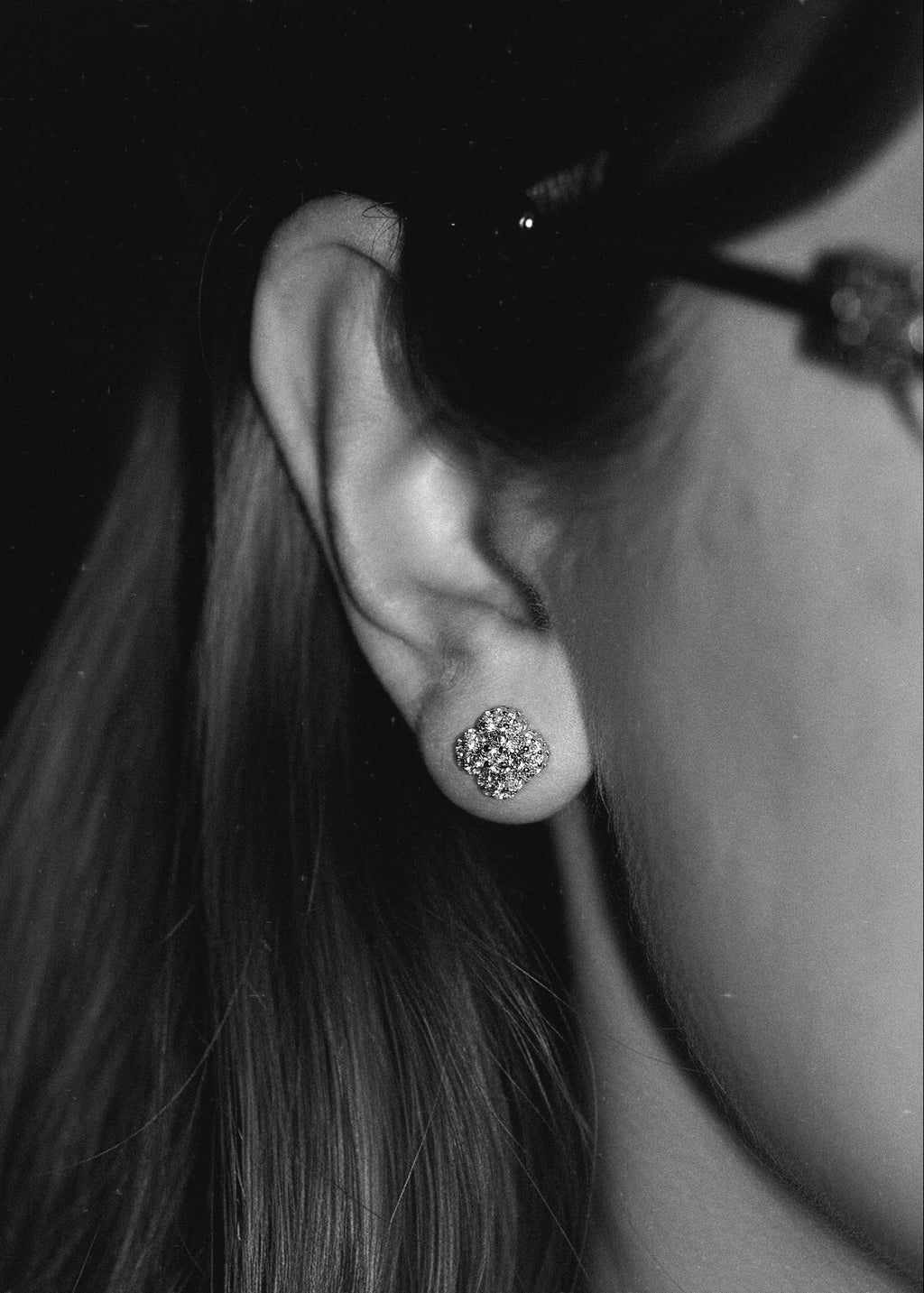 Petite Clovers Earrings. Rhodium-plated Sterling Silver 925 + Moissanites