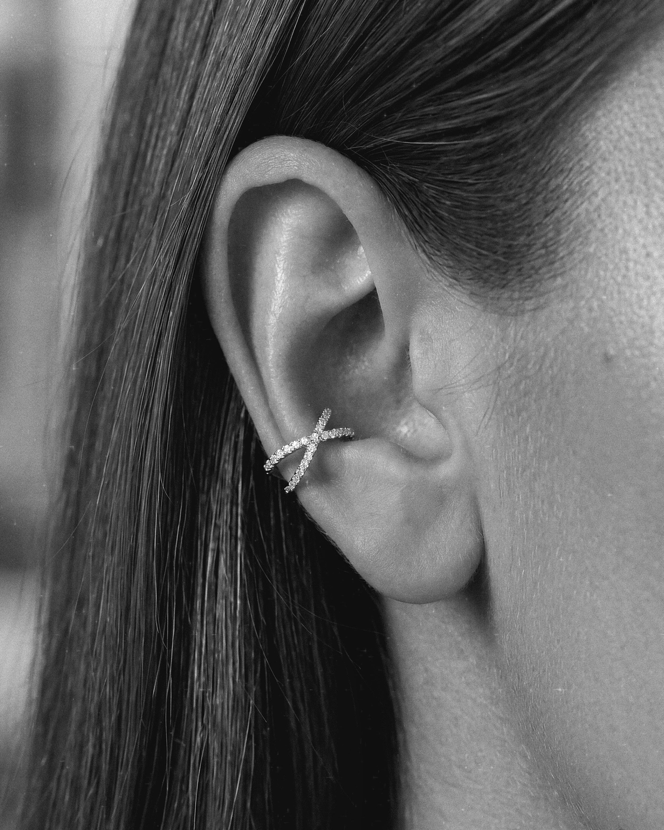 "X" Ear Cuff. Rhodium-plated Sterling Silver 925 + High Carbon Diamonds. No Piercing Earring.