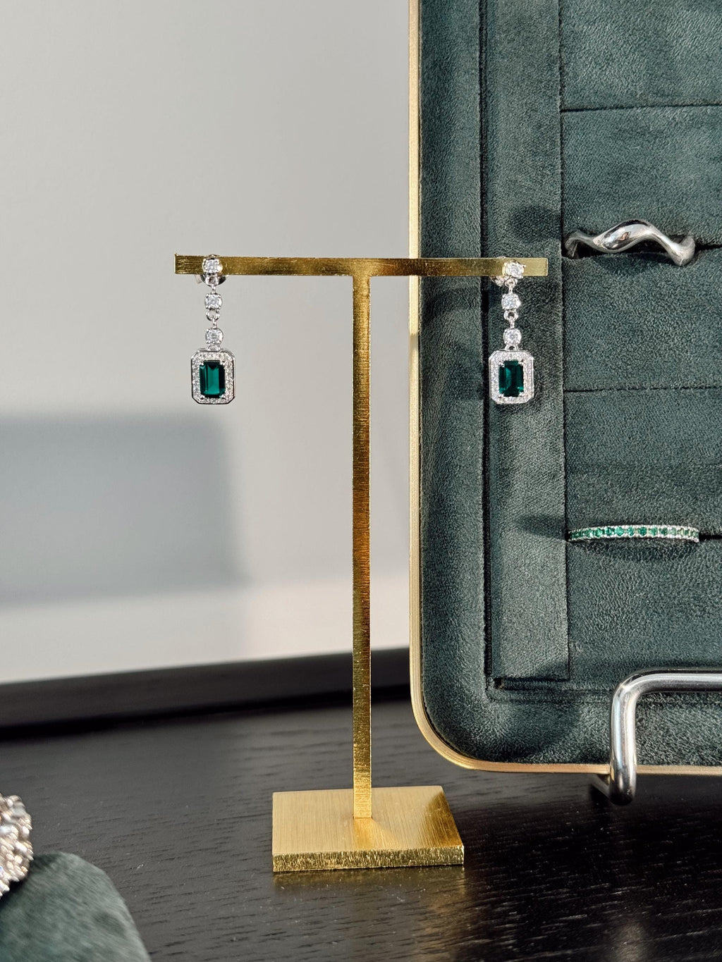 Emerald Dangle Earrings: Sterling Silver 925, High Carbon Diamonds.