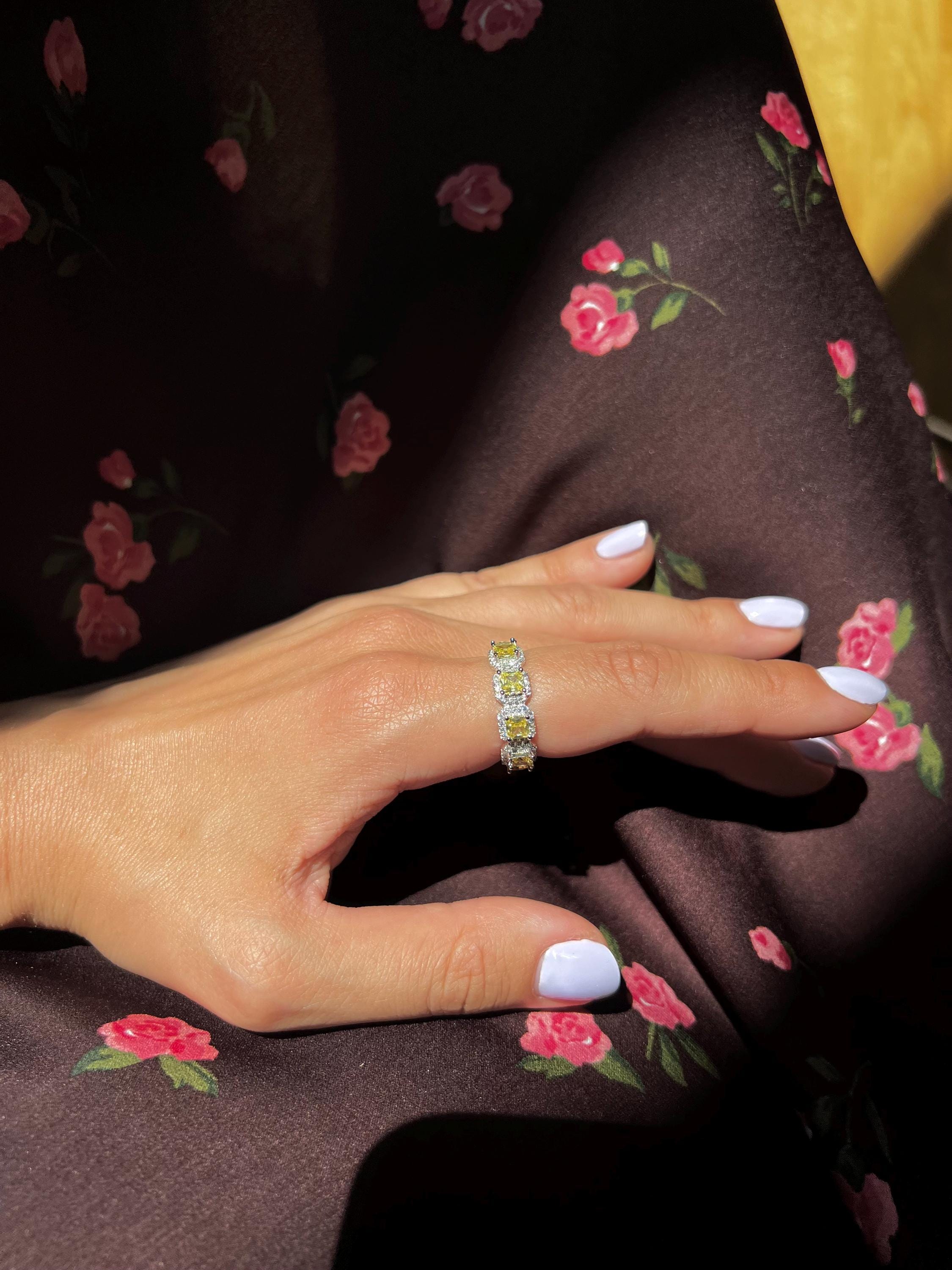 Sunny Royal Ring. Rhodium Plated Sterling Silver 925 + Light Yellow High Carbon Diamonds.