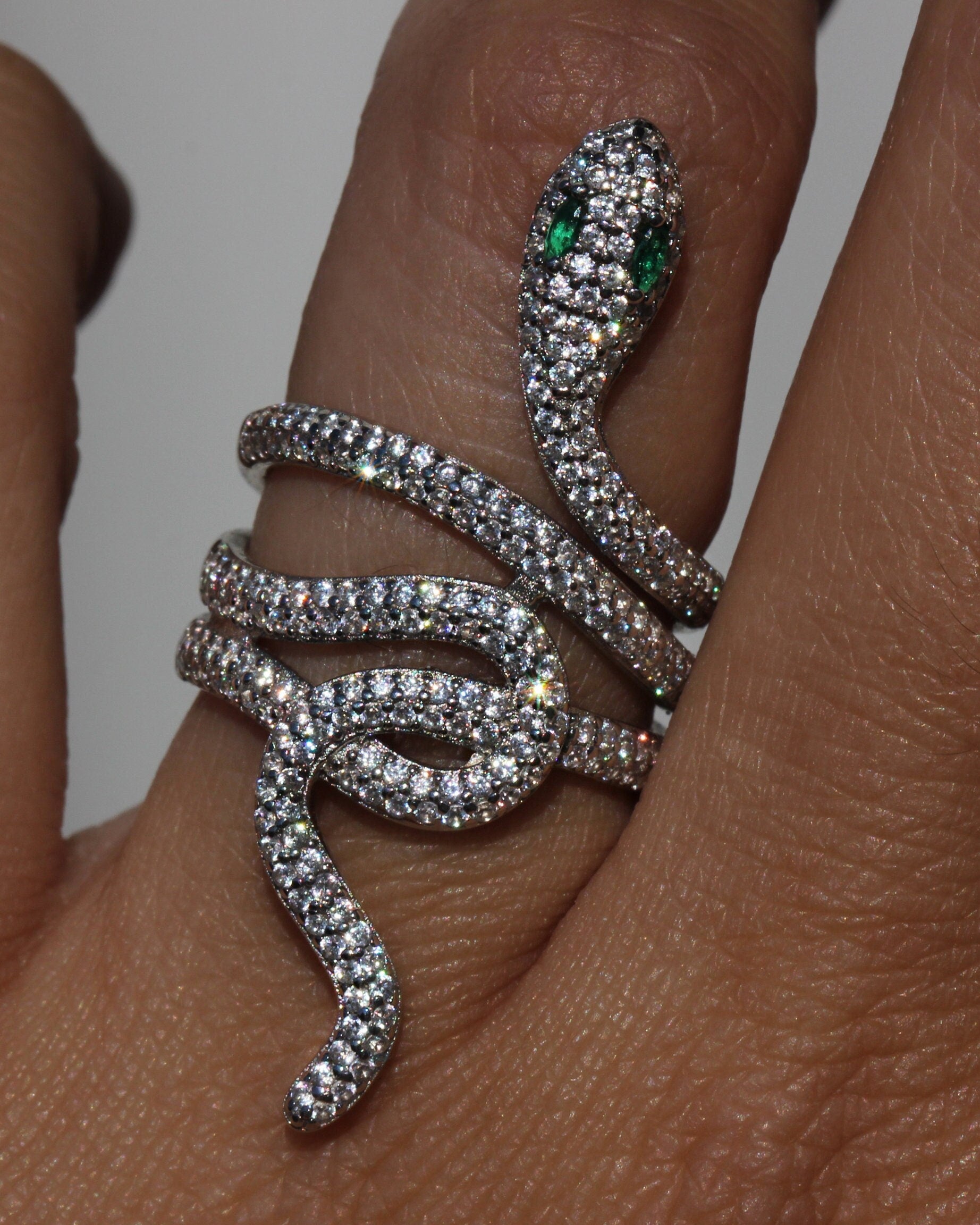 Pop-Punk Snake Ring. Rhodium-plated Sterling Silver 925 + High Carbon diamonds.