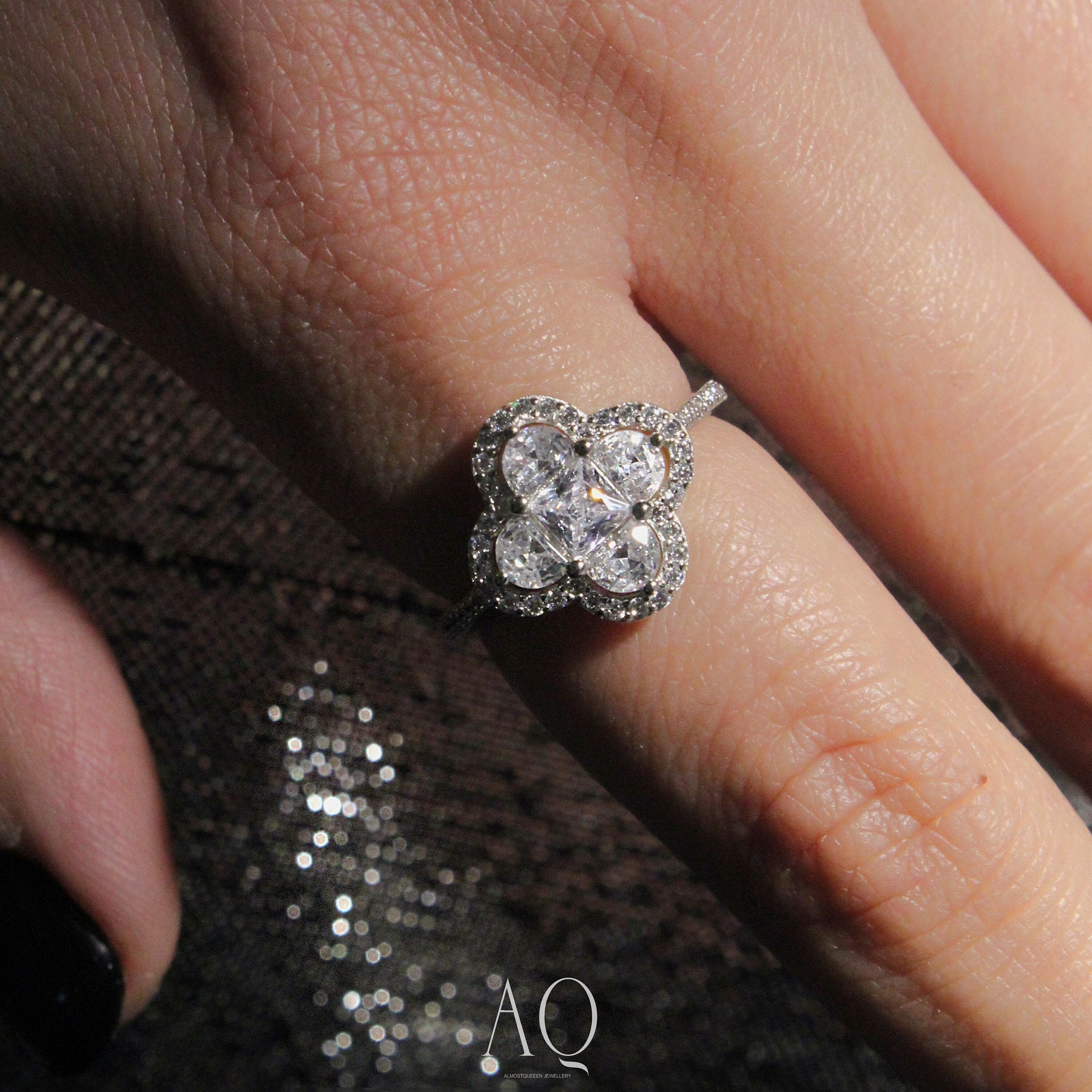 Stunning Clover Ring. Rhodium-plated Sterling Silver 925 + High Carbon Diamonds.