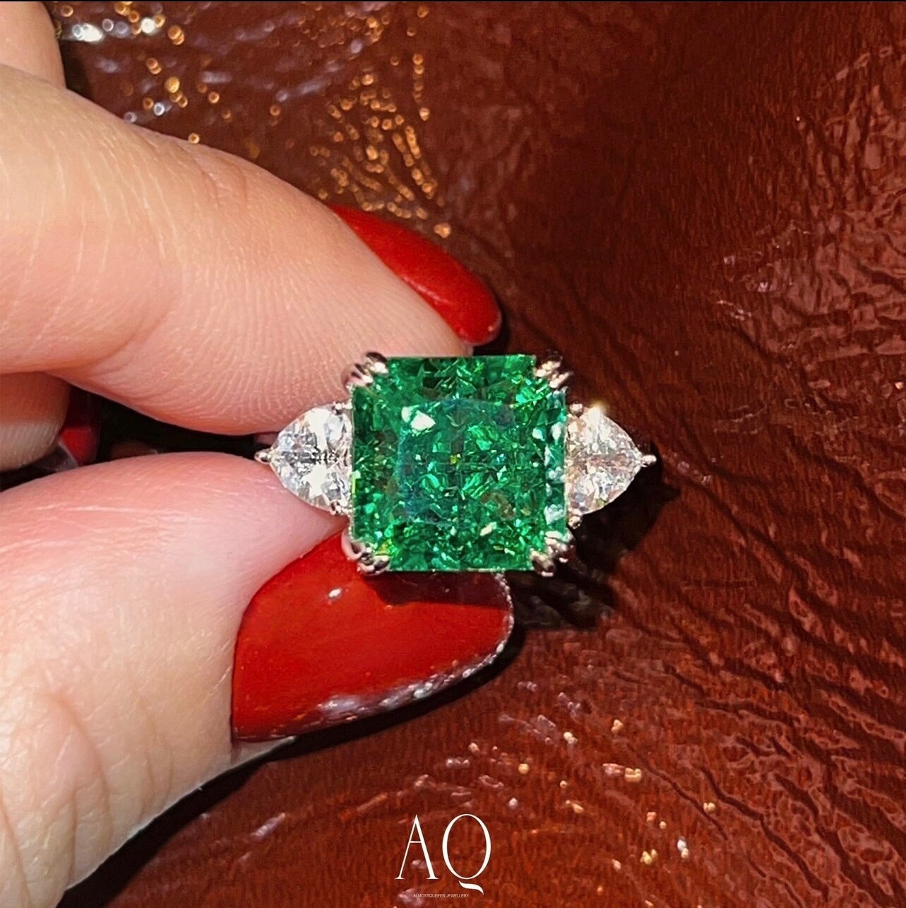 Perfect Grass-Green Ring. Rhodium-plated Sterling Silver 925 + High Carbon Diamonds