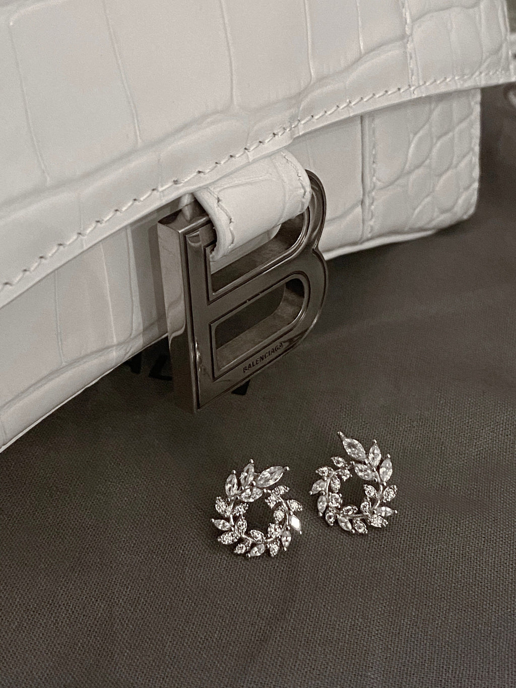 Laurel Wreath Studs. Rhodium-plated Sterling Silver 925 + High Carbon Diamonds.