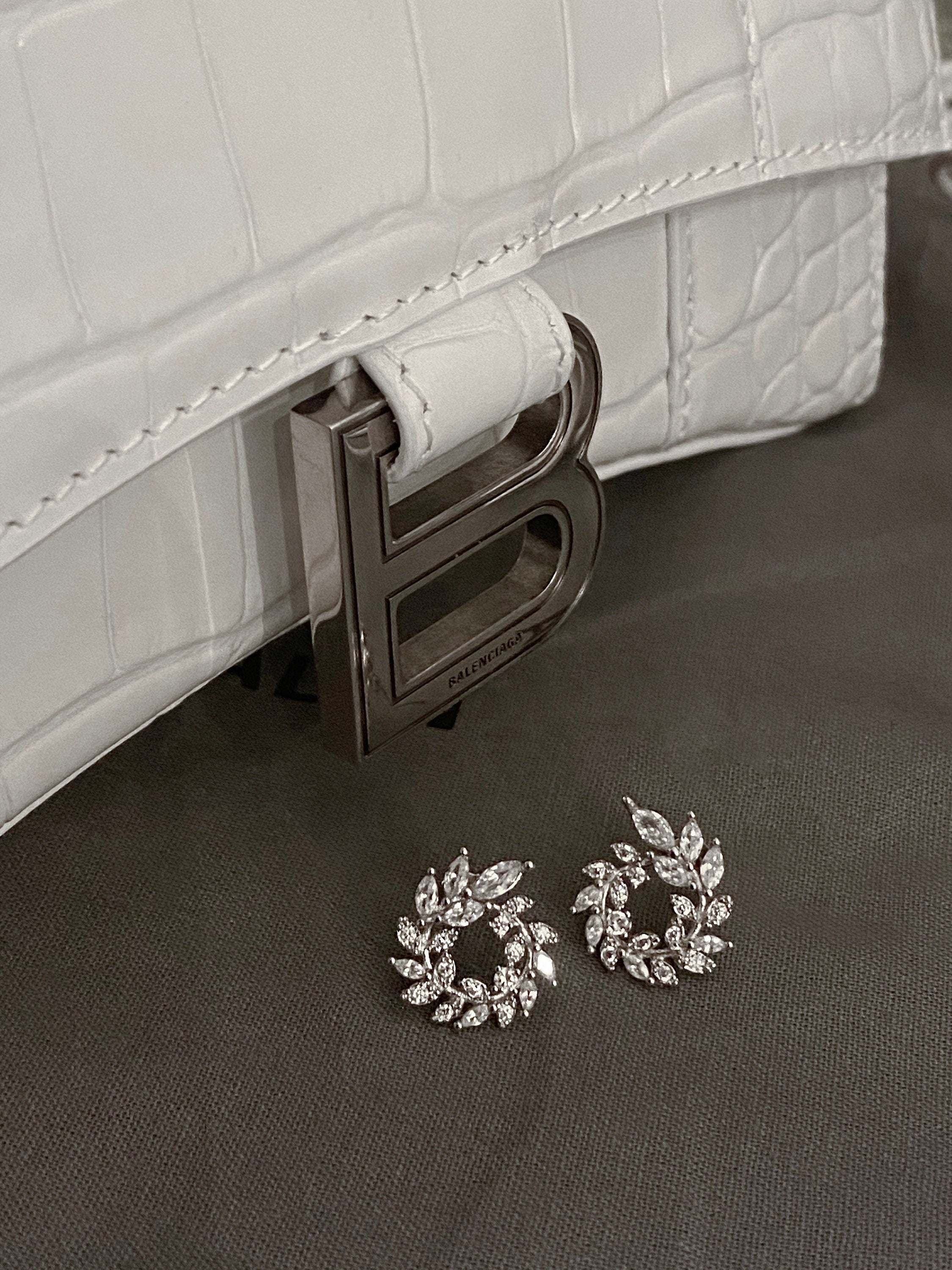Laurel Wreath Studs. Rhodium-plated Sterling Silver 925 + High Carbon Diamonds.