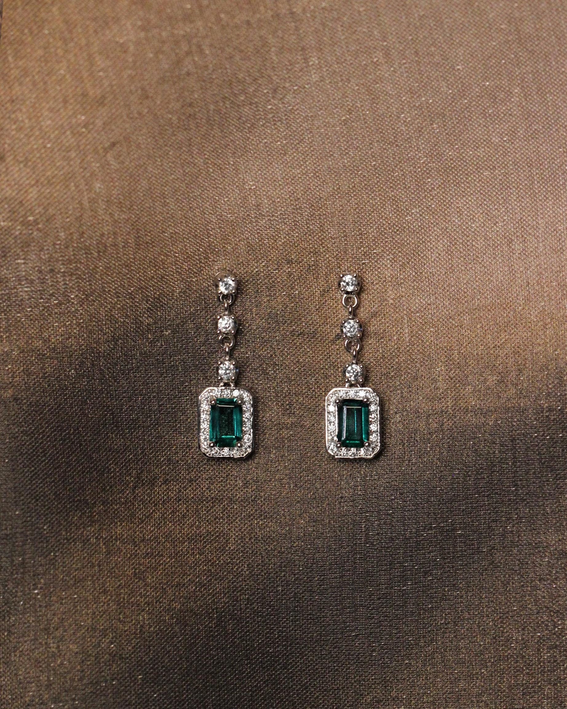 Emerald Dangle Earrings: Sterling Silver 925, High Carbon Diamonds.