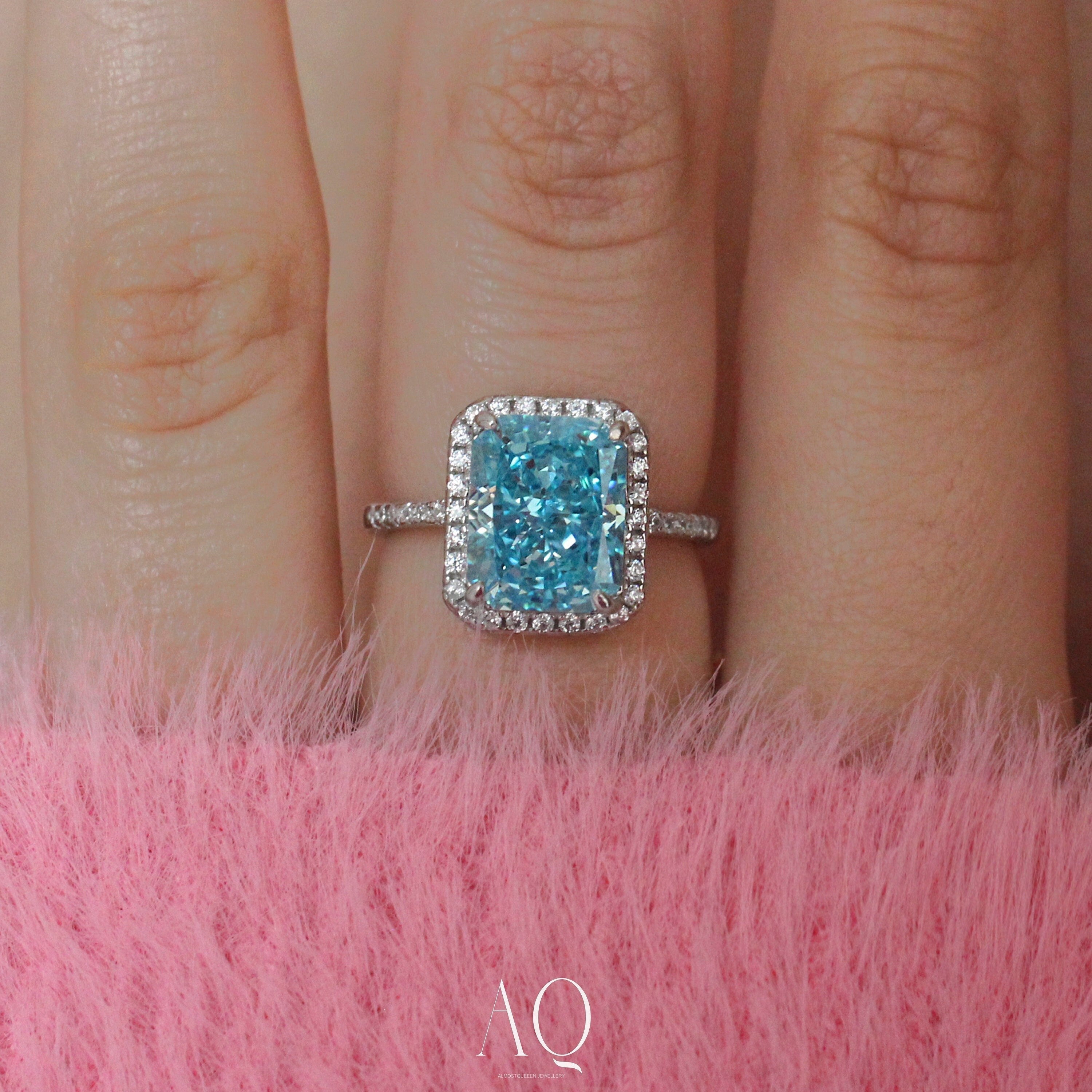Sky Blue Gorgeous Ring. Rhodium-plated Sterling Silver 925 + High Carbon Diamonds.