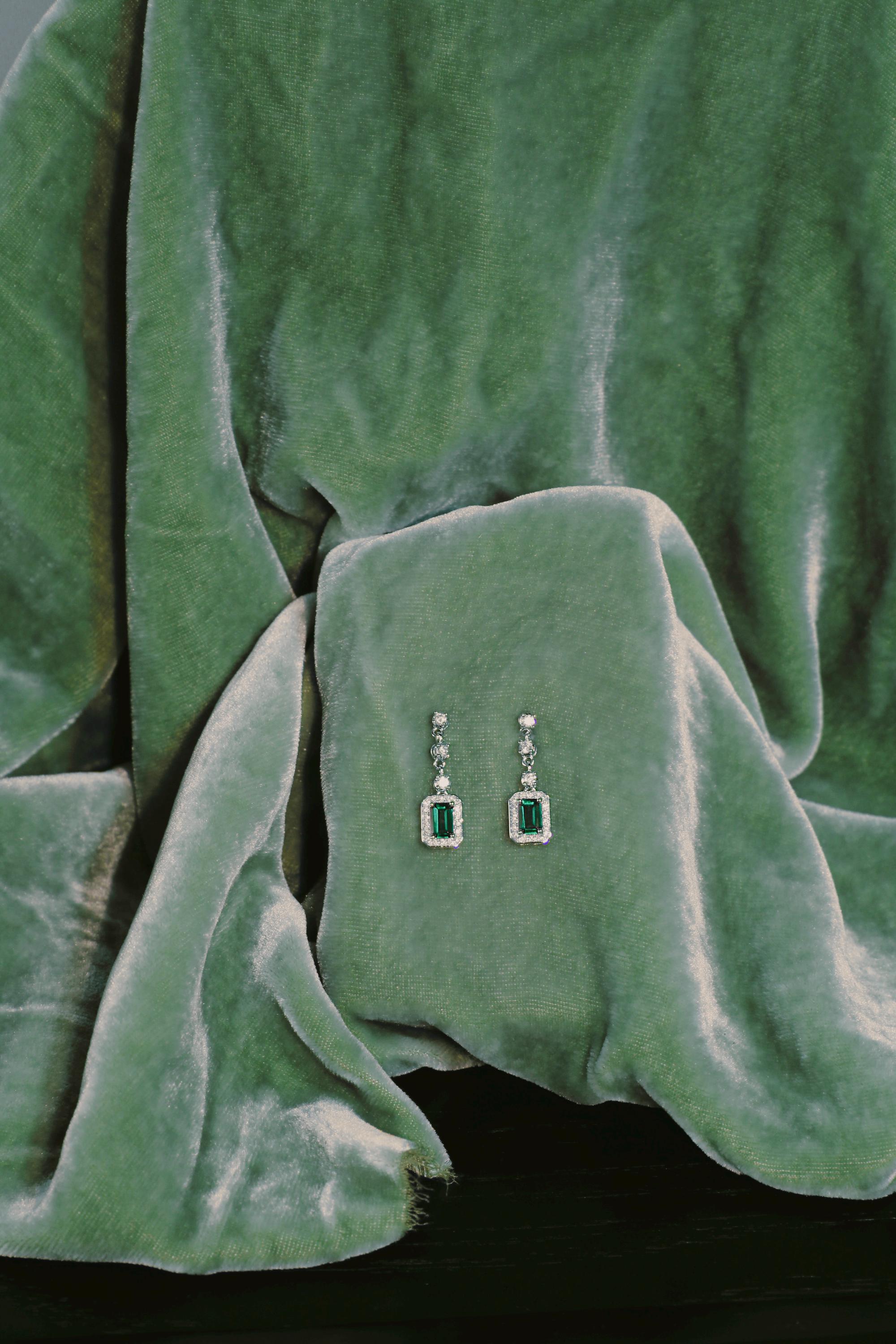 Emerald Dangle Earrings: Sterling Silver 925, High Carbon Diamonds.
