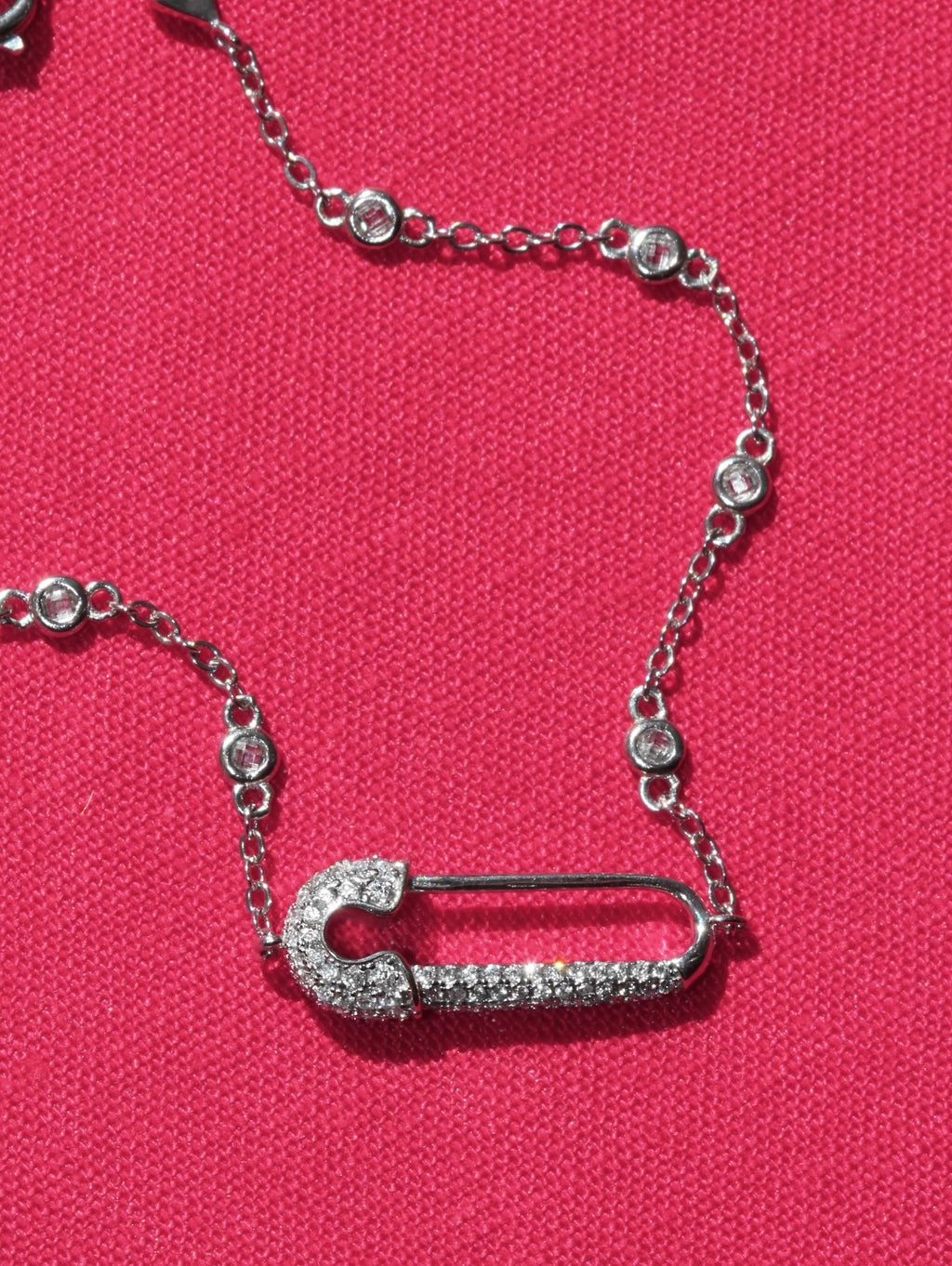 Pin Bracelet: Rhodium-plated Sterling Silver 925 + High Carbon Diamonds