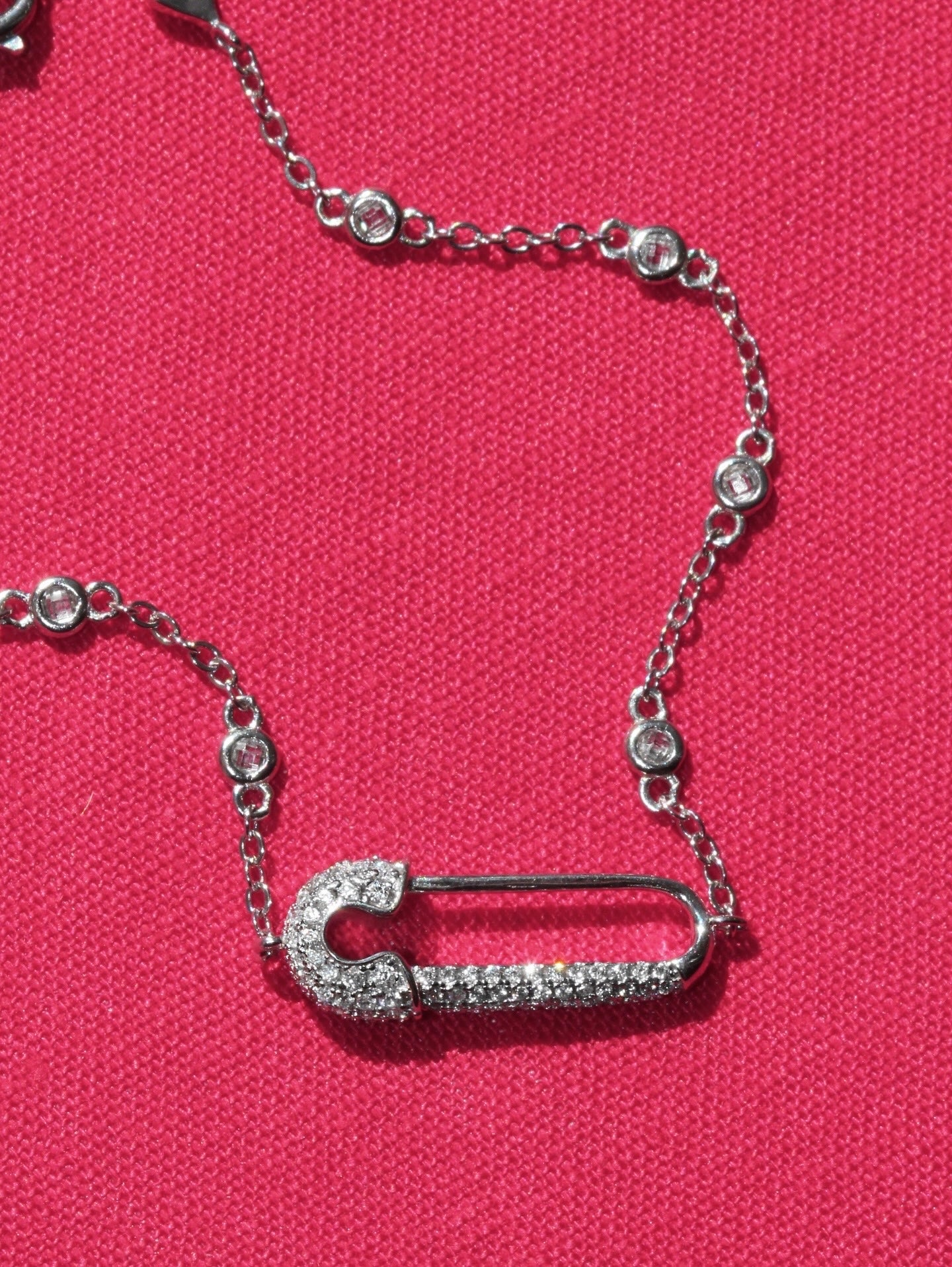 Pin Bracelet: Rhodium-plated Sterling Silver 925 + High Carbon Diamonds