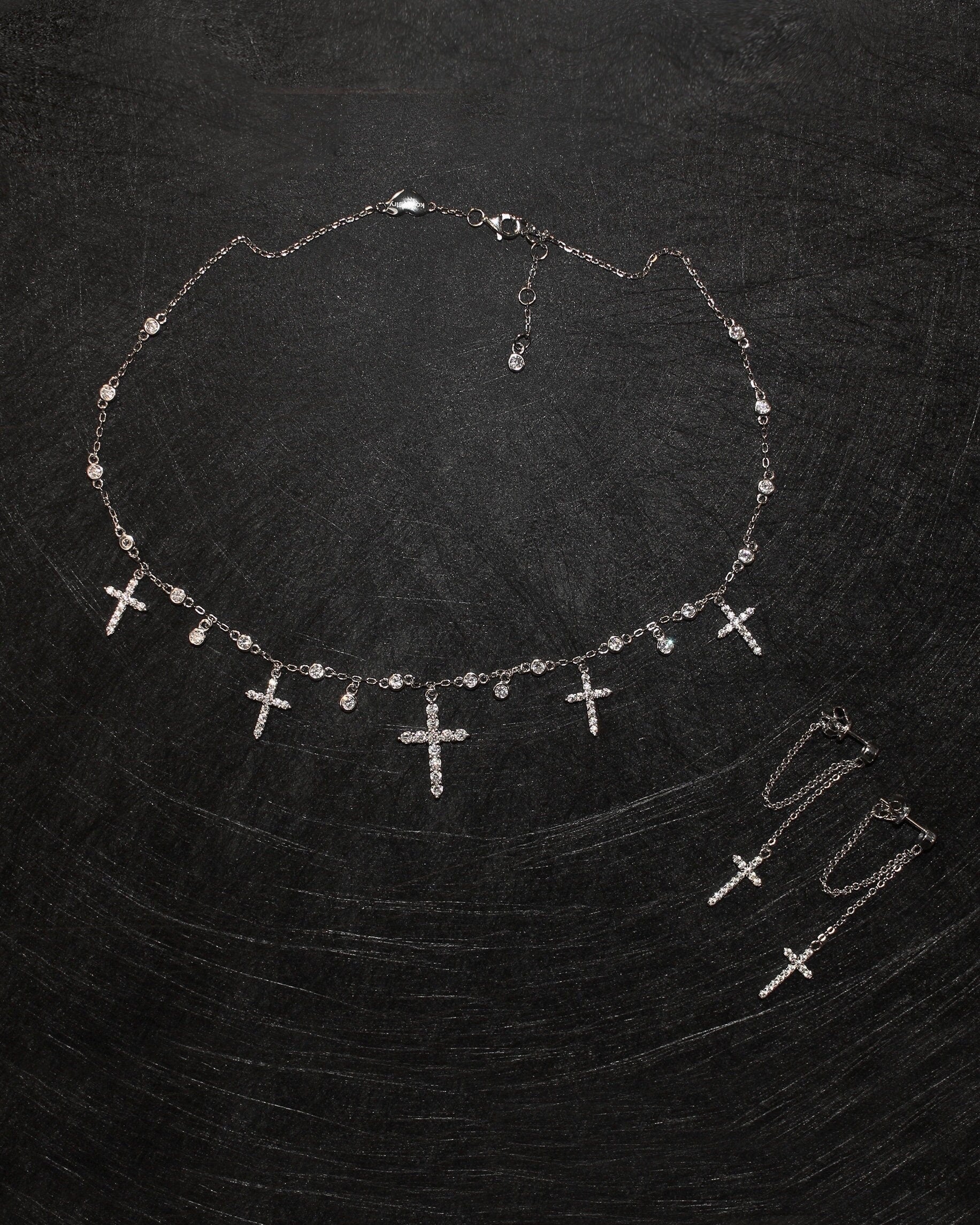 "Edgy Crosses" Necklace. Rhodium-plated Sterling Silver 925 + High Carbon Diamonds.