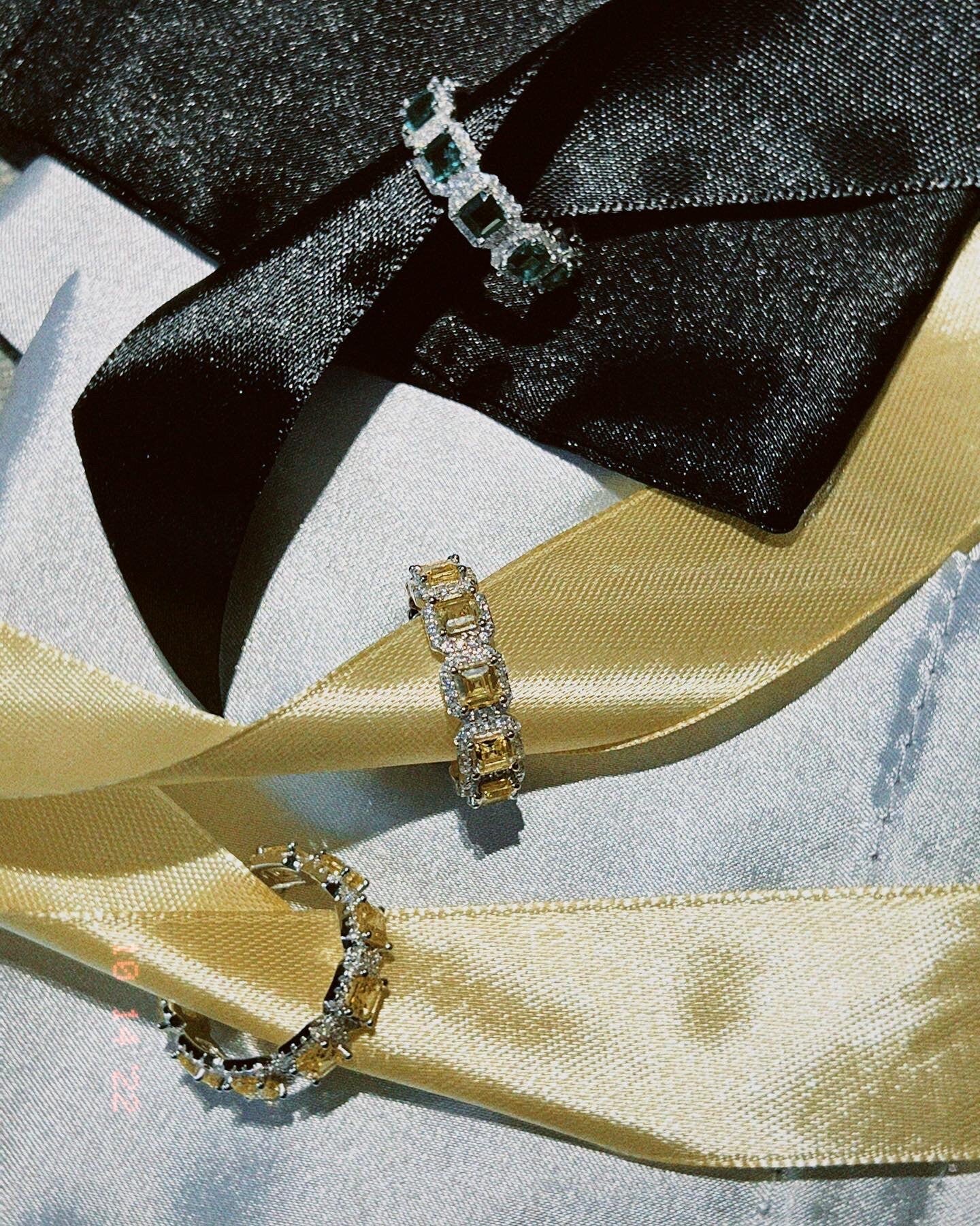 Sunny Royal Ring. Rhodium Plated Sterling Silver 925 + Light Yellow High Carbon Diamonds.