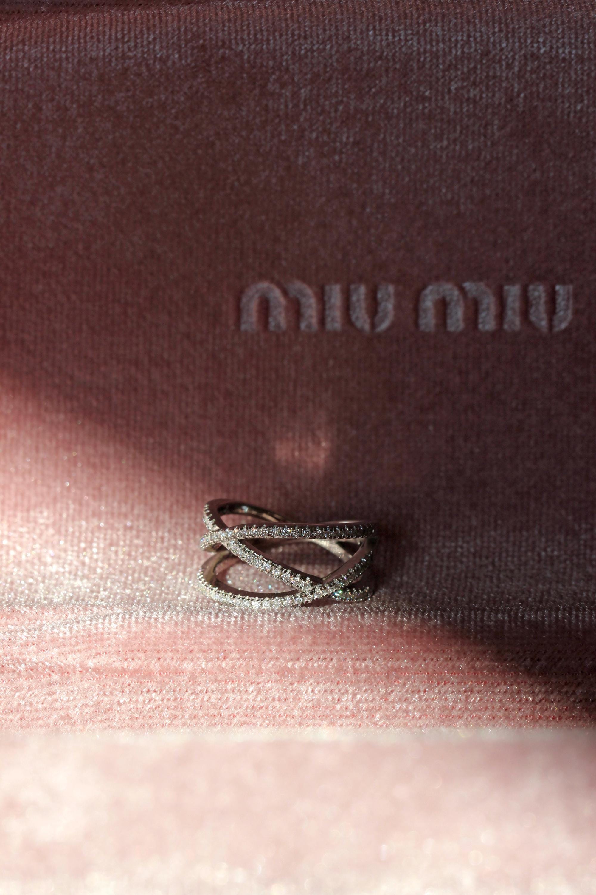 Moissanites Lines Ring. Rhodium-Plated Sterling Silver 925 + Moissanites.