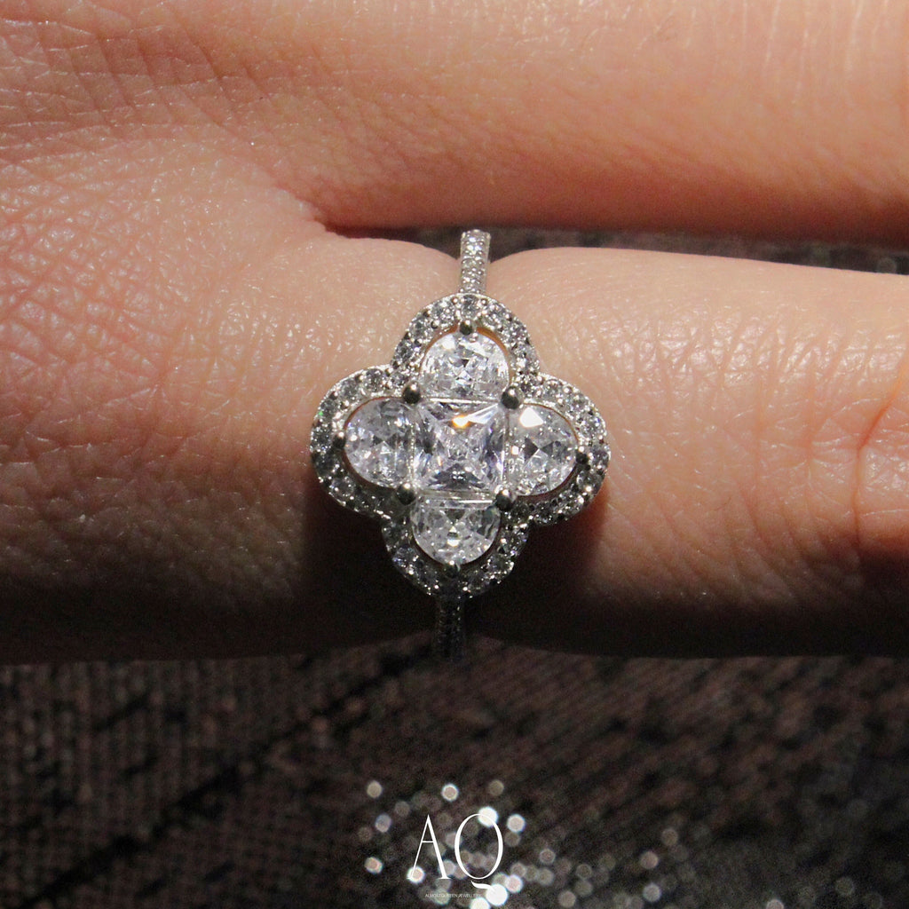 Stunning Clover Ring. Rhodium-plated Sterling Silver 925 + High Carbon Diamonds.