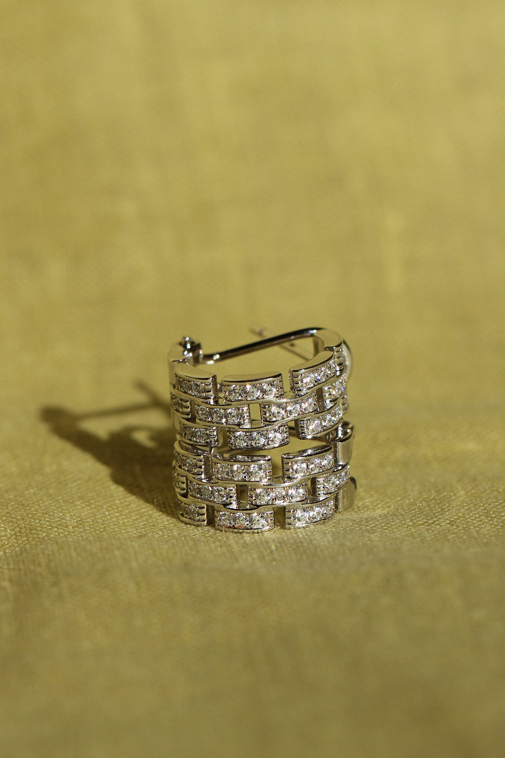 CHAÎNE Earrings. Chain-Detail Mini Hoops. Premium Silver + High Carbon Diamonds.