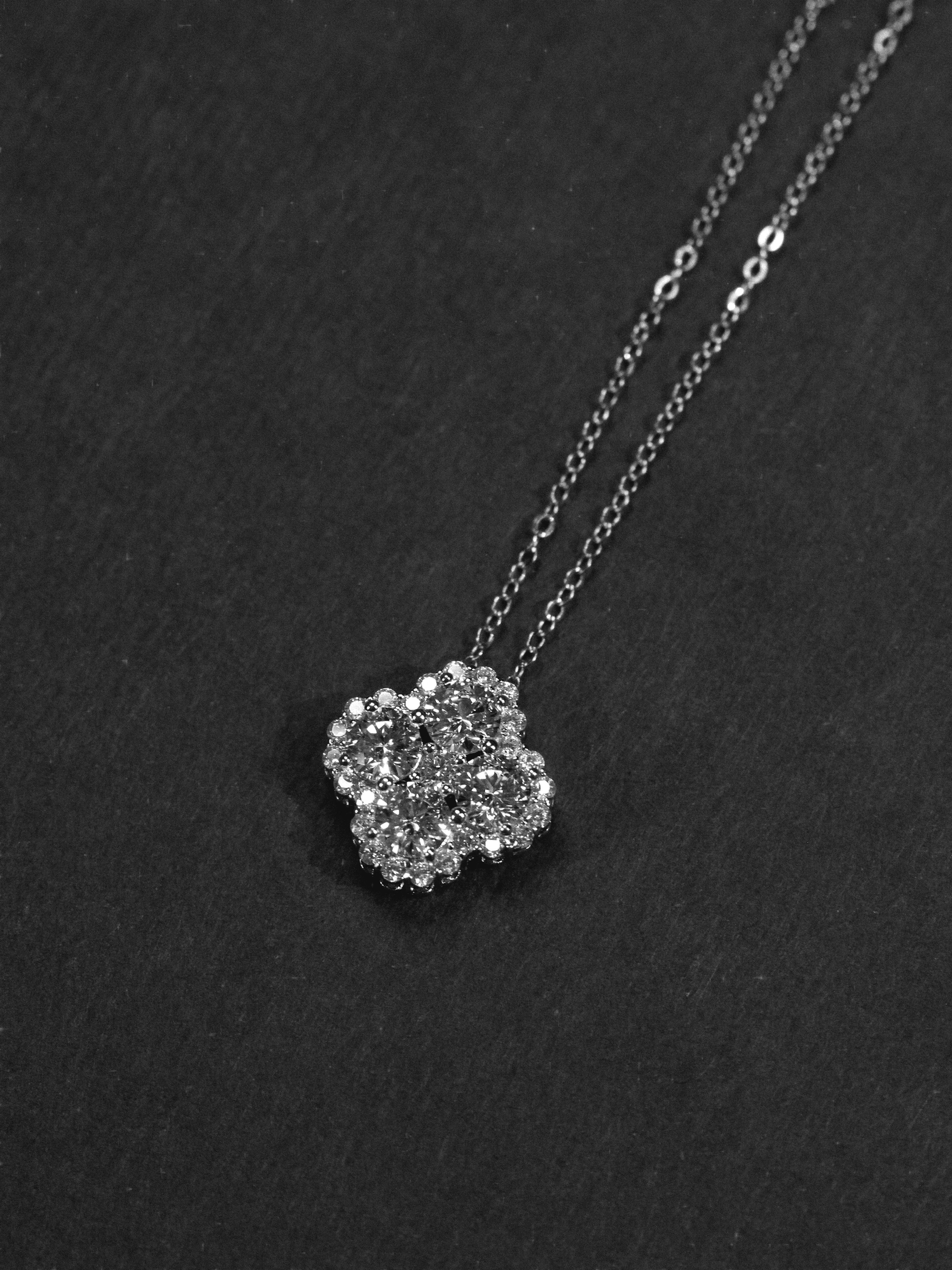Clovers Necklace. Rhodium-plated Sterling Silver 925 + Moissanites