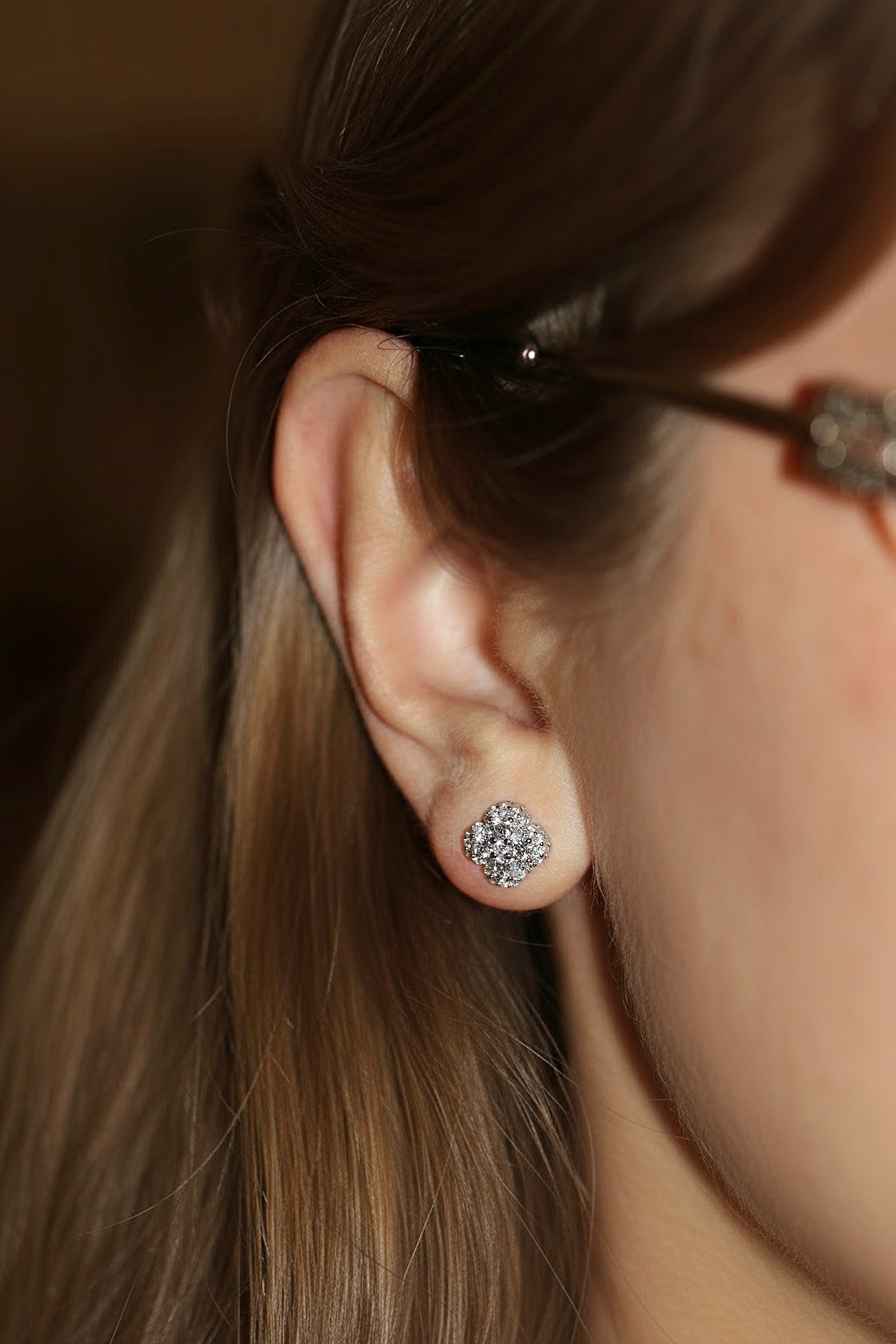 Petite Clovers Earrings. Rhodium-plated Sterling Silver 925 + Moissanites