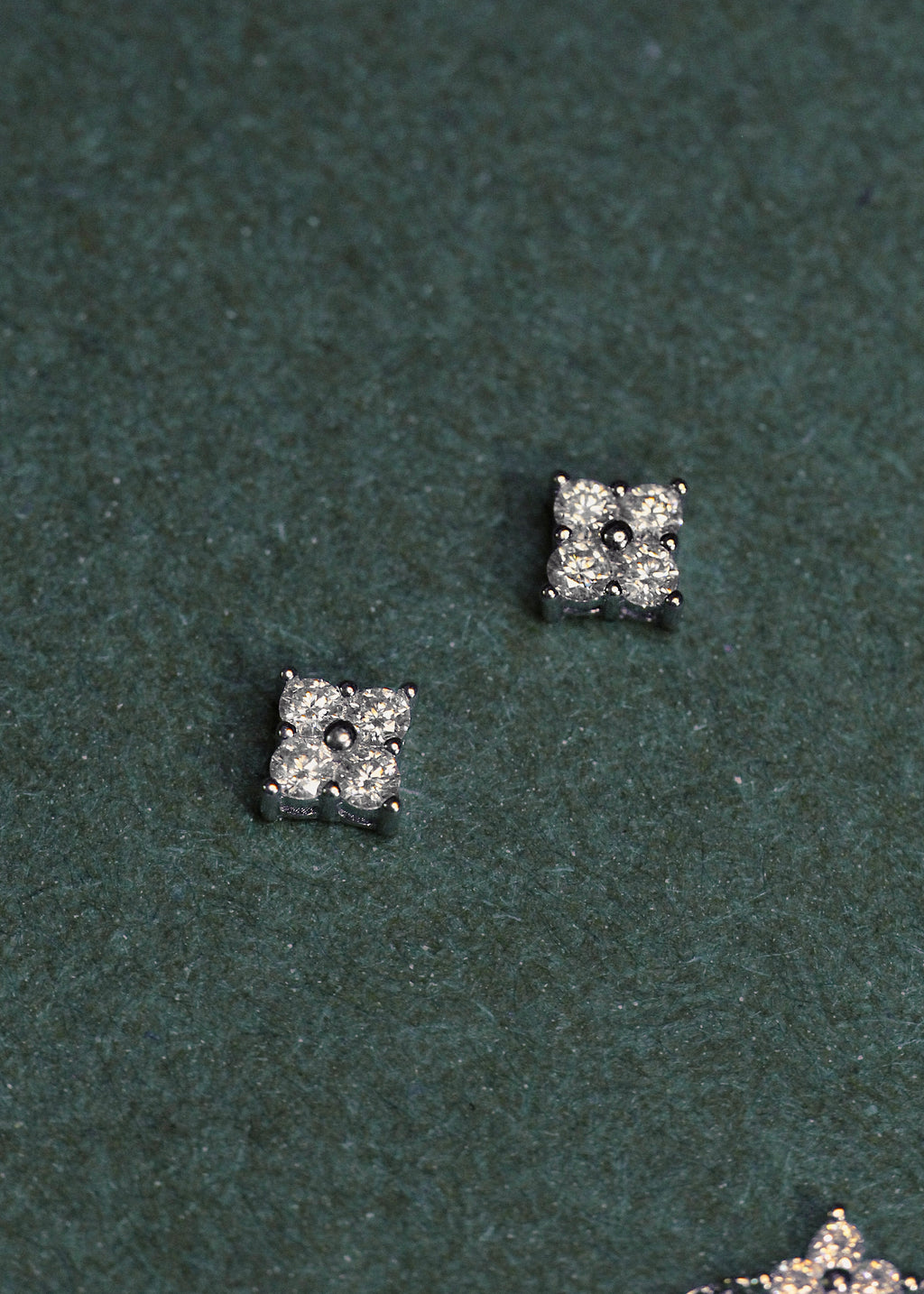 Floral Bracelet. Rhodium-plated Sterling Silver 925 + Moissanites.