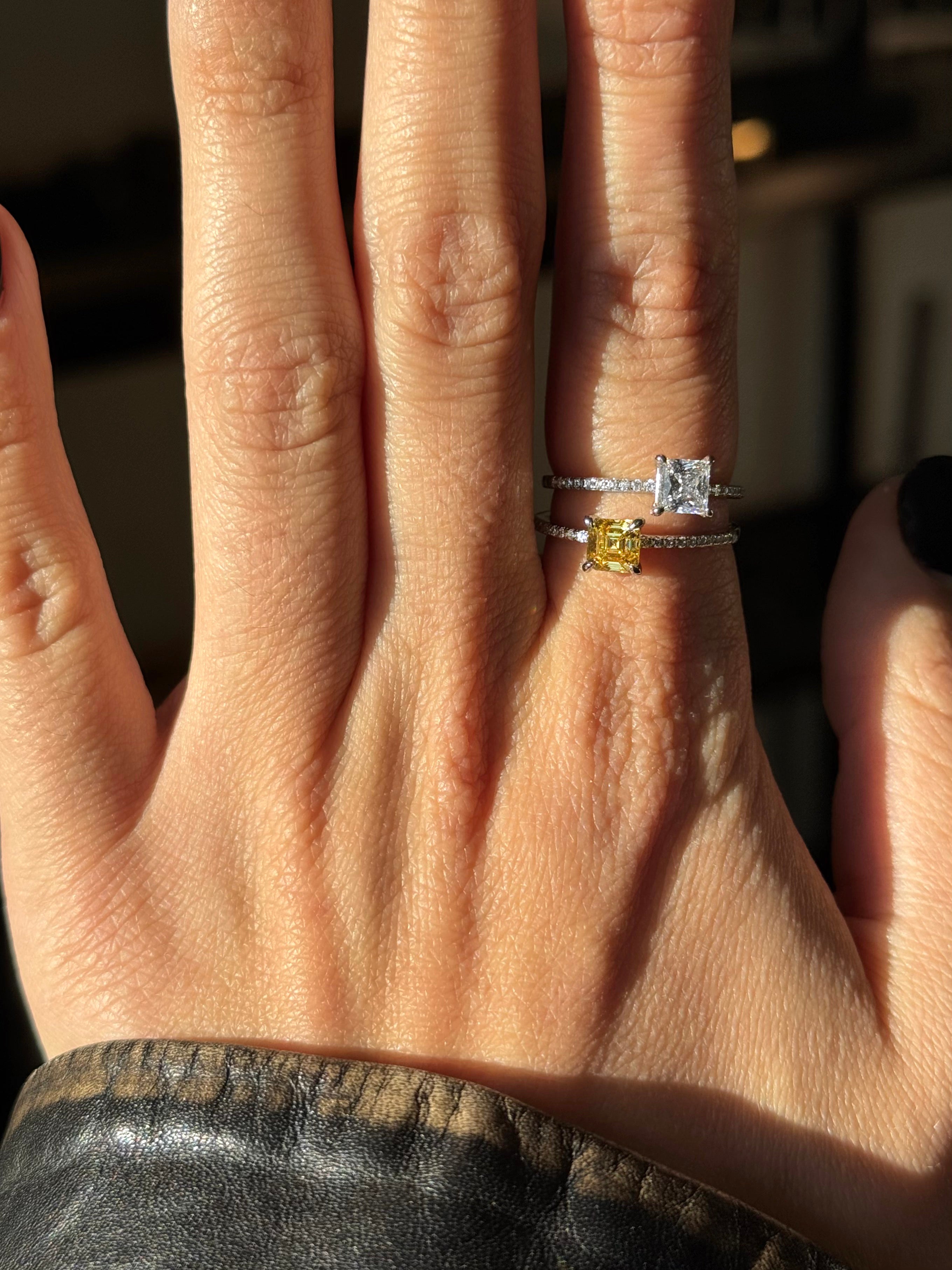 Pure White Petit Square Ring. Rhodium-plated Sterling Silver 925 + High Carbon Diamonds.