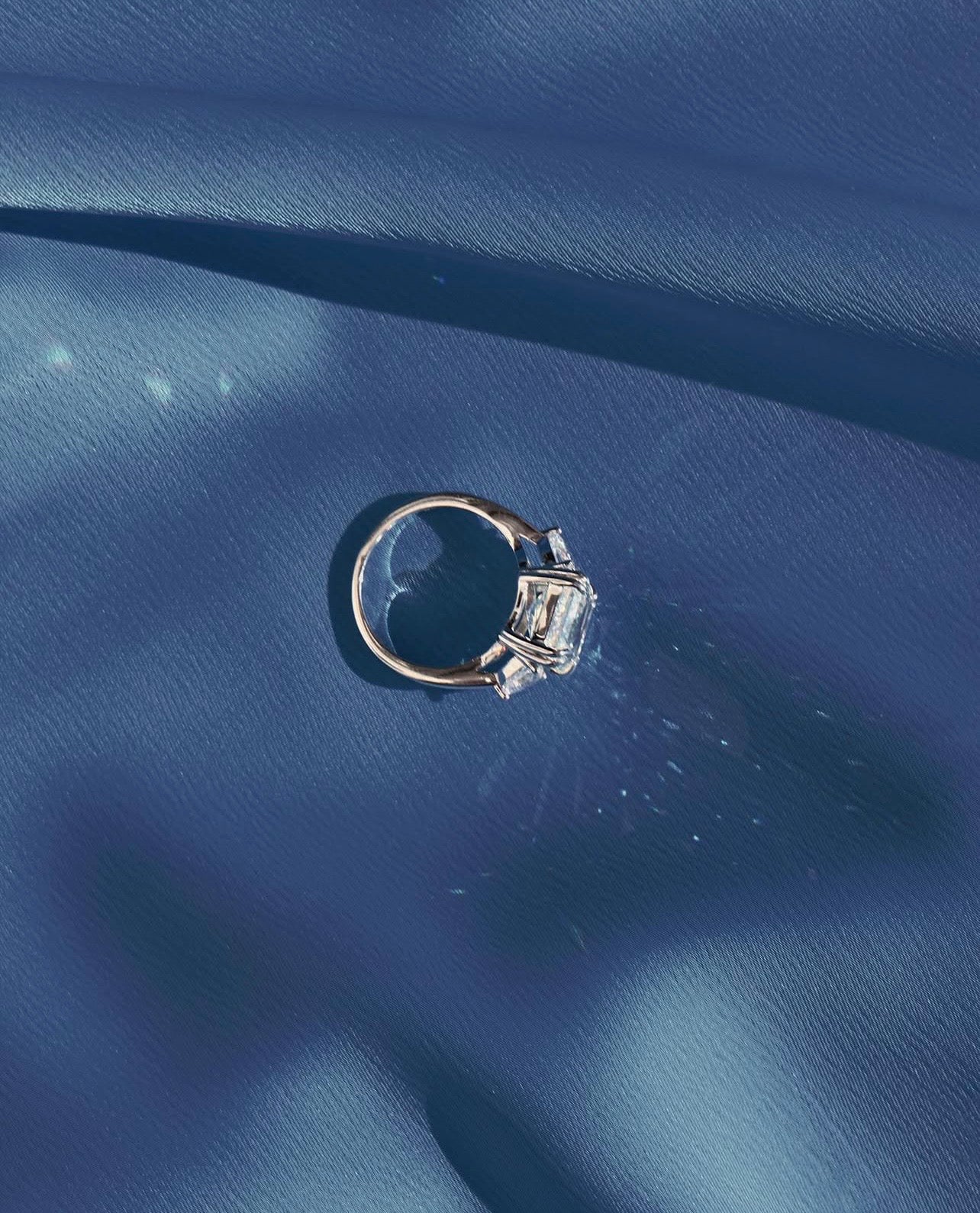 Perfect Ivory Ring. Rhodium-plated Sterling Silver 925 + High Carbon Diamonds