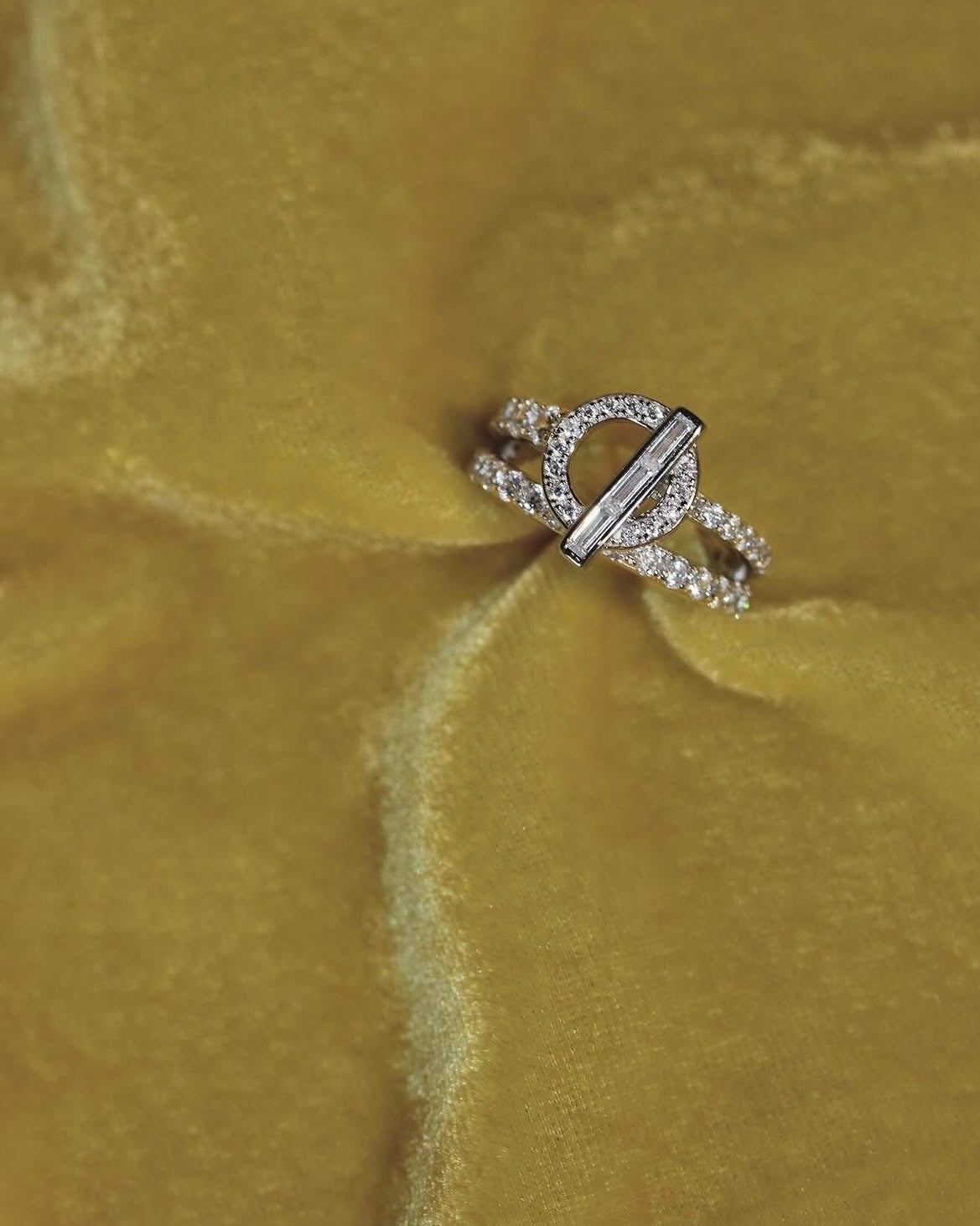 Dainty Ring. Rhodium-plated Sterling Silver 925 + High Carbon Diamonds