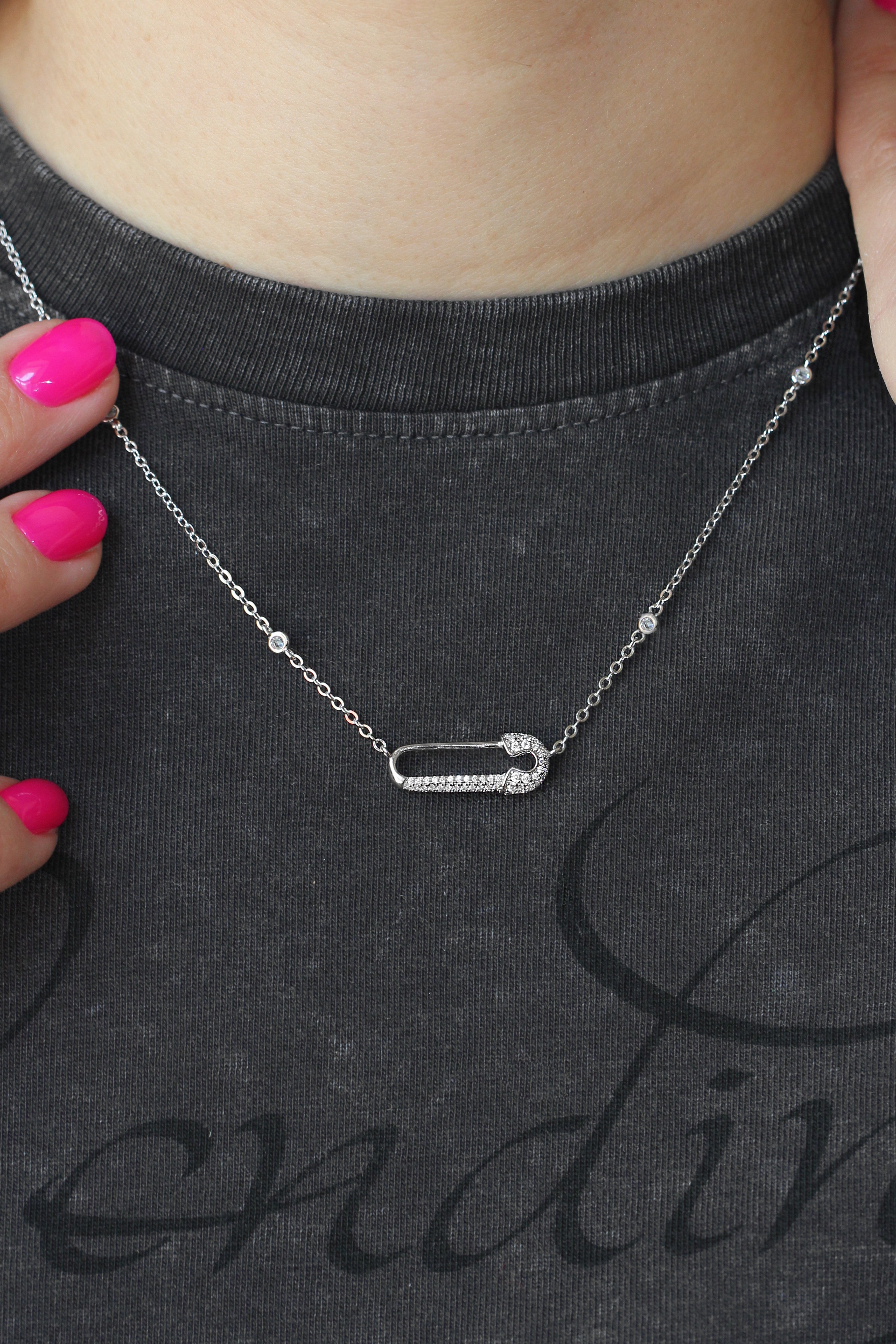 Pin Necklace: Rhodium-plated Sterling Silver 925 + High Carbon Diamonds
