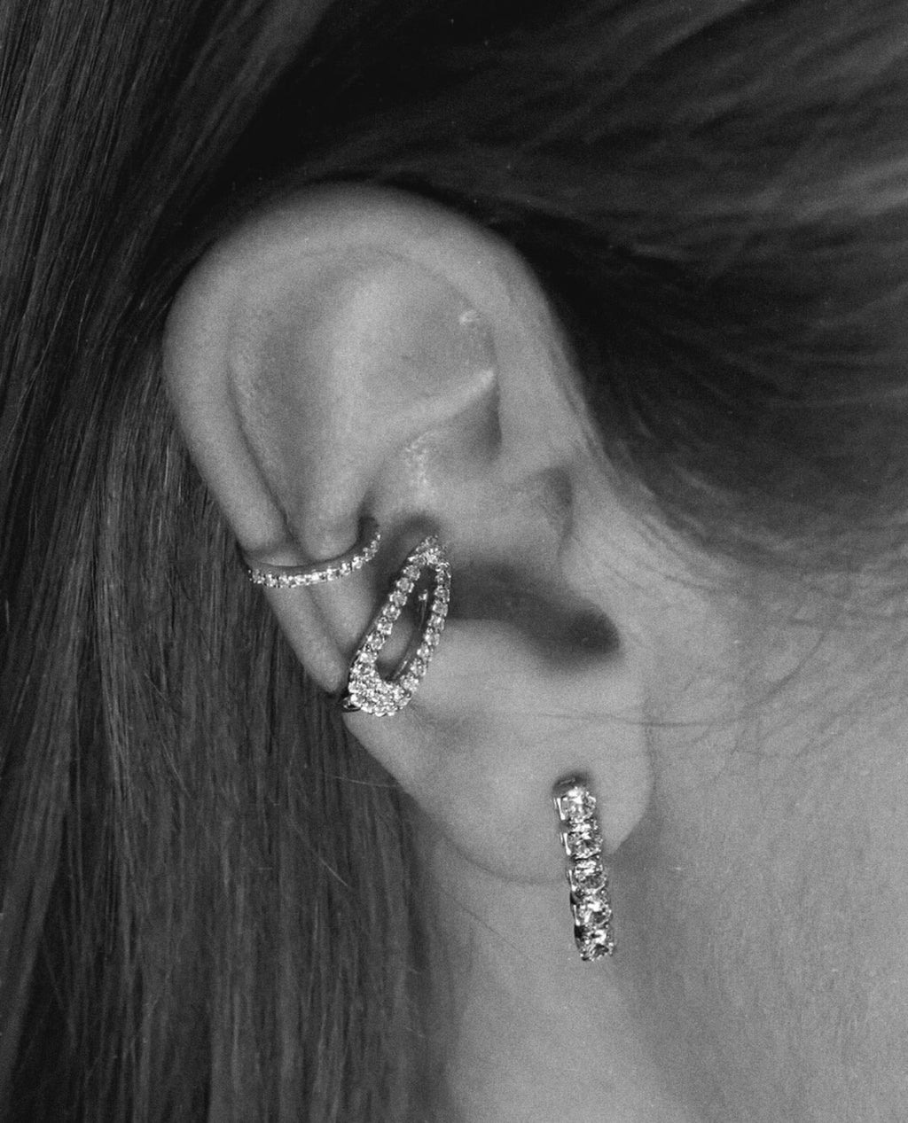 Thin Ear Cuff. Rhodium-plated Sterling Silver 925 + High Carbon Diamonds.