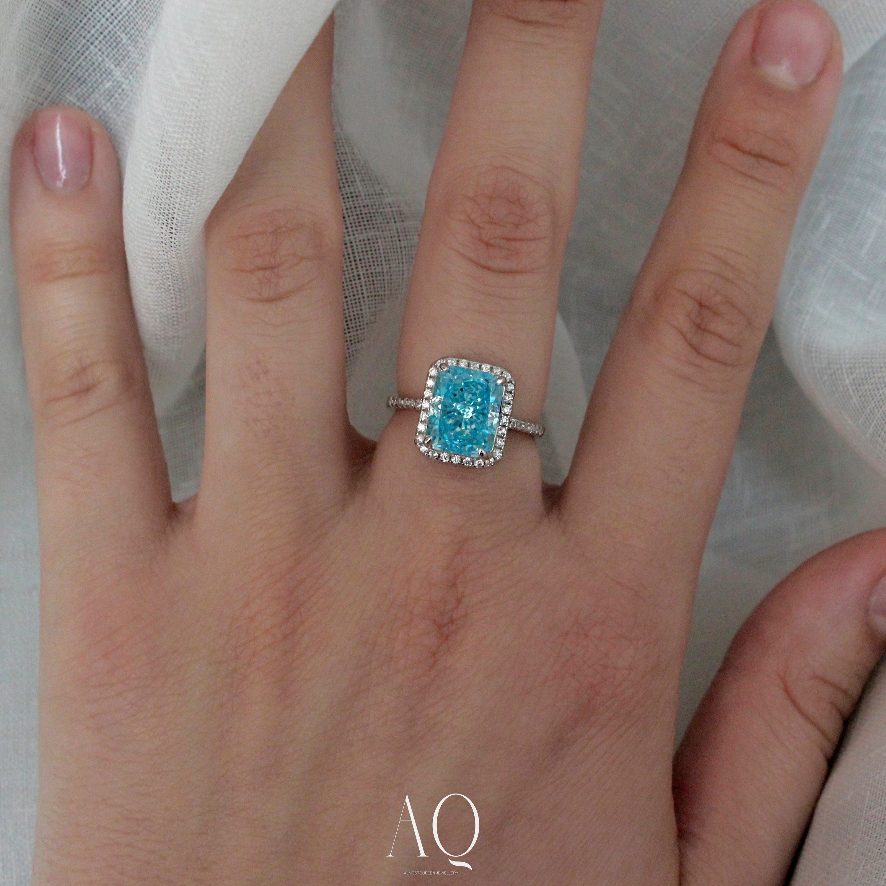 Sky Blue Gorgeous Ring. Rhodium-plated Sterling Silver 925 + High Carbon Diamonds.