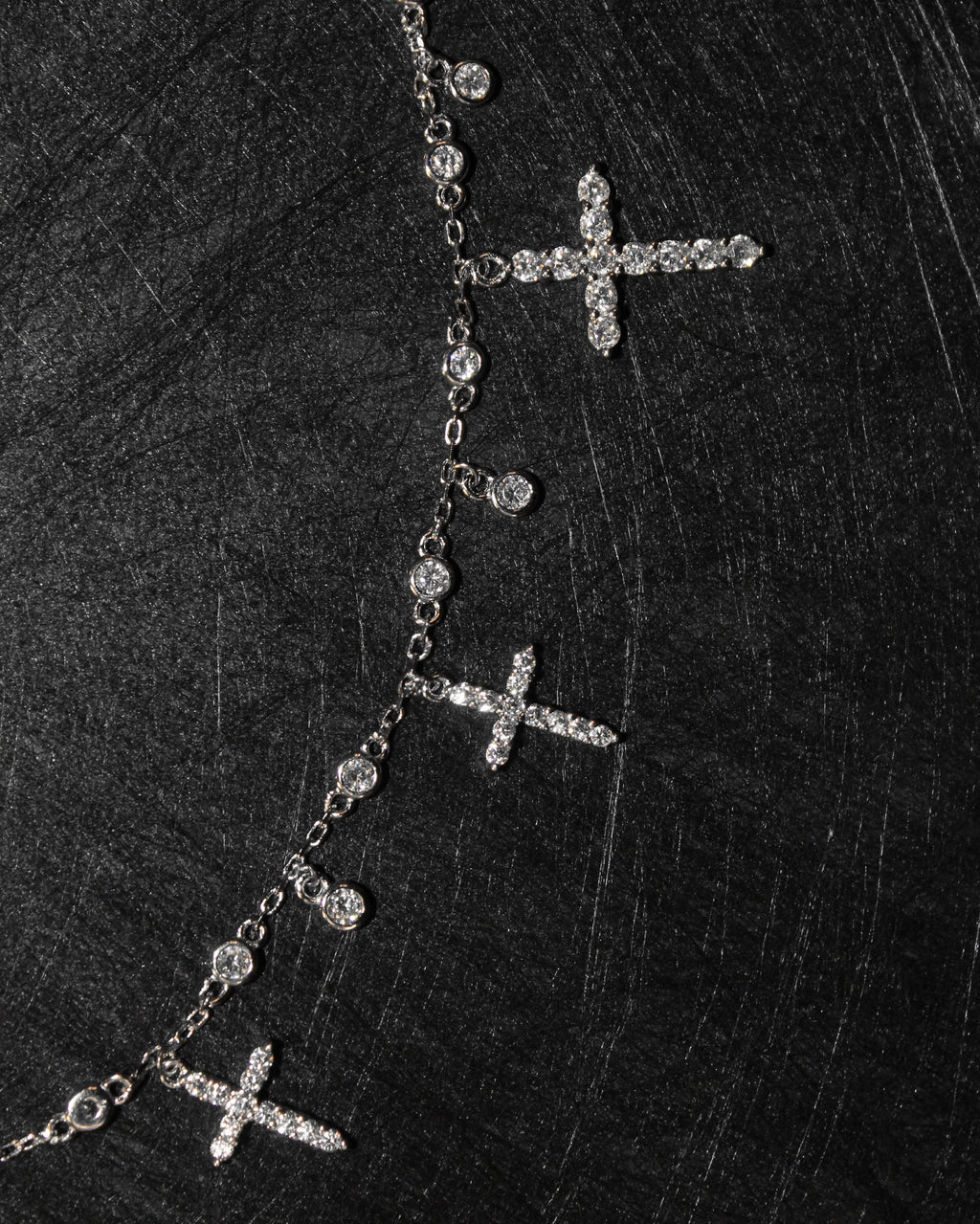 "Edgy Crosses" Necklace. Rhodium-plated Sterling Silver 925 + High Carbon Diamonds.