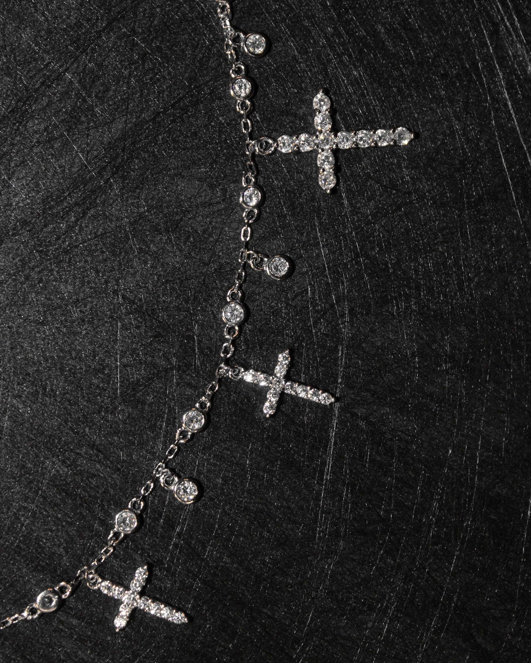 "Edgy Crosses" Necklace. Rhodium-plated Sterling Silver 925 + High Carbon Diamonds.
