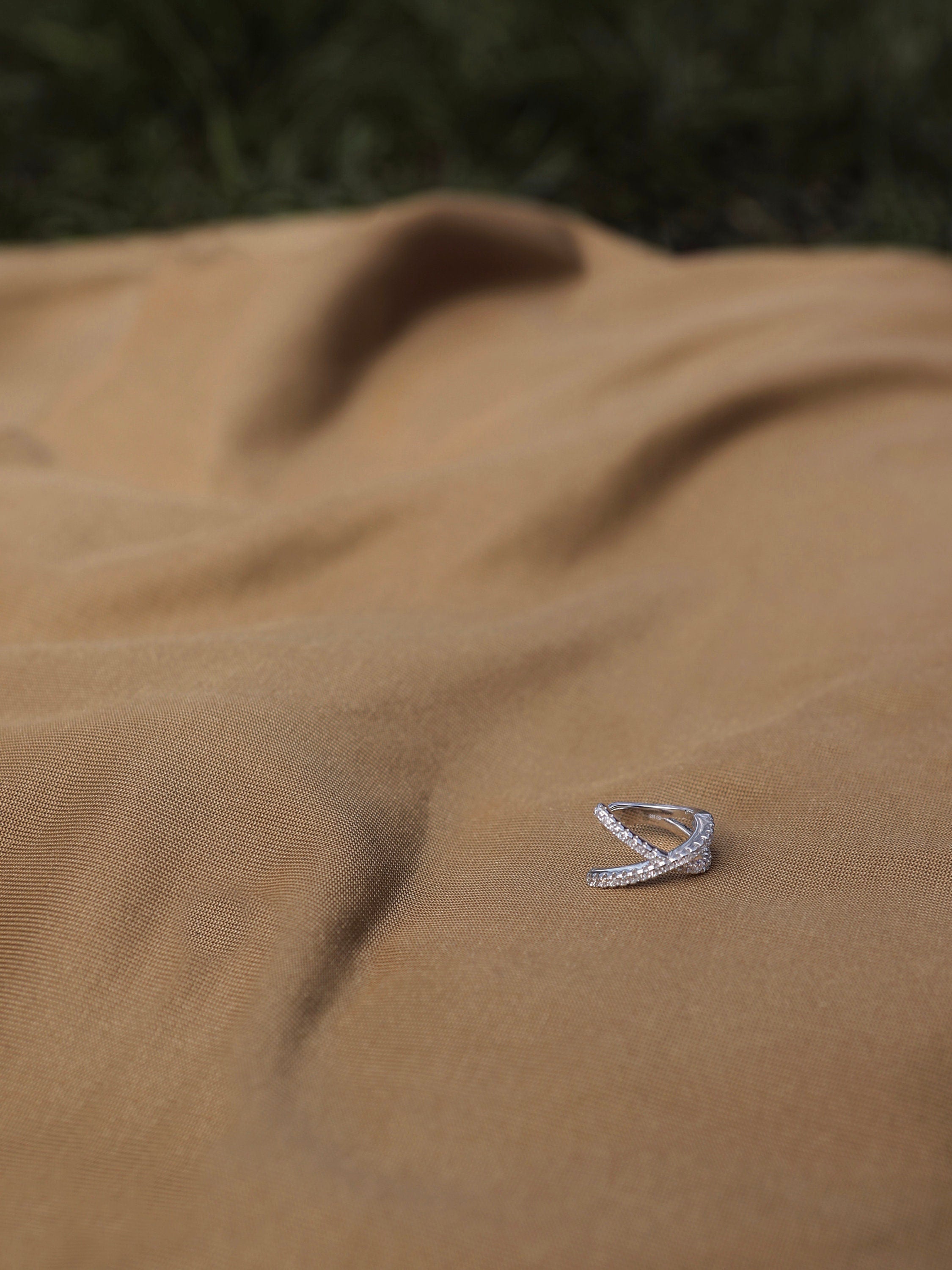 "X" Ear Cuff. Rhodium-plated Sterling Silver 925 + High Carbon Diamonds. No Piercing Earring.