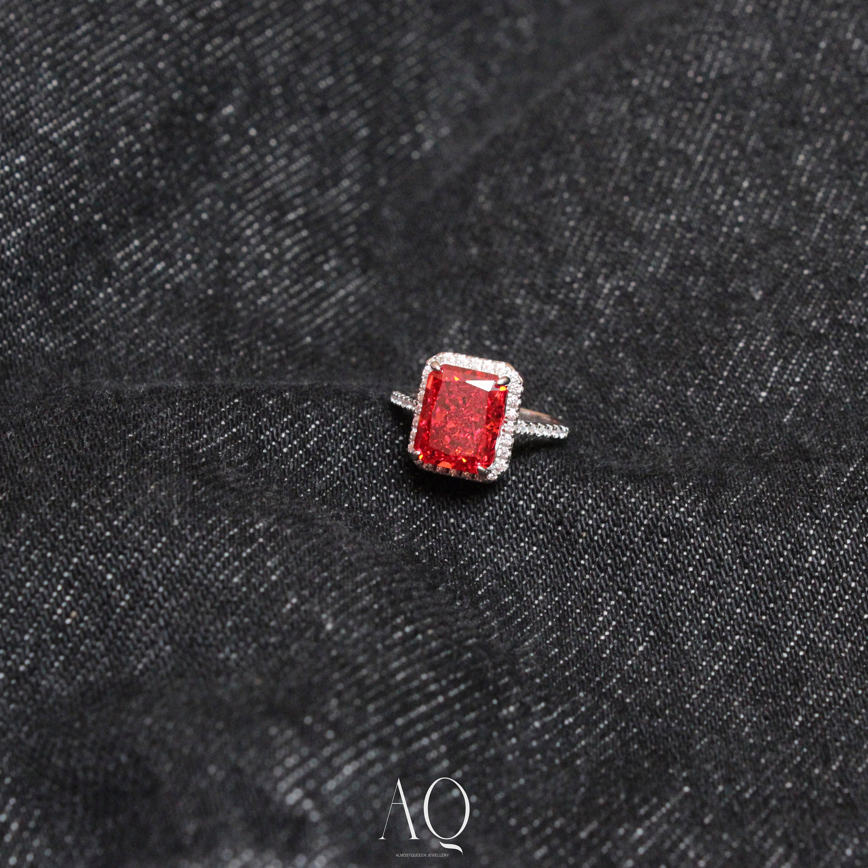 Bloody Red Ring. Rhodium-plated Sterling Silver 925 + High Carbon Diamond.