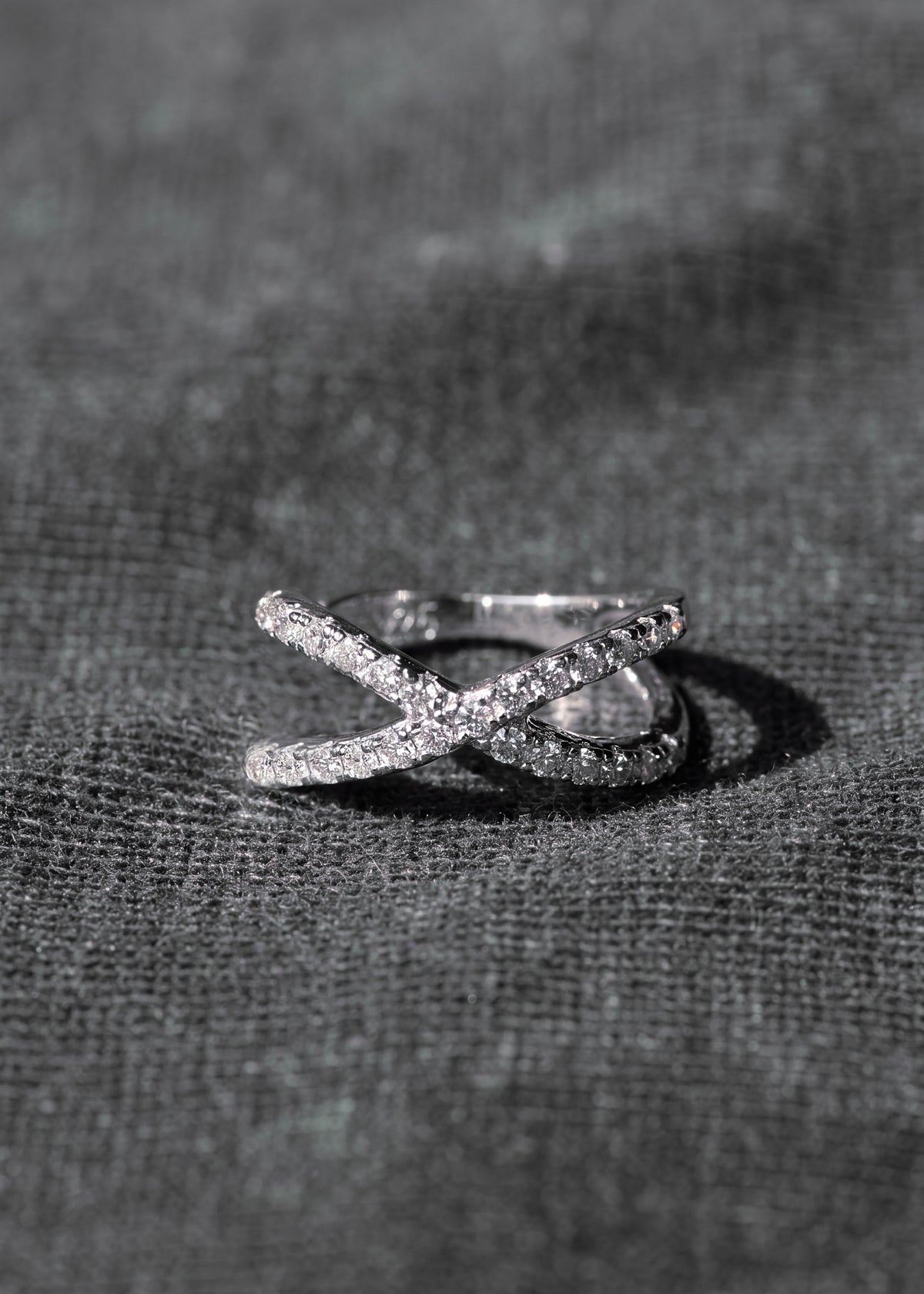 "X" Ear Cuff. Rhodium-plated Sterling Silver 925 + High Carbon Diamonds. No Piercing Earring.