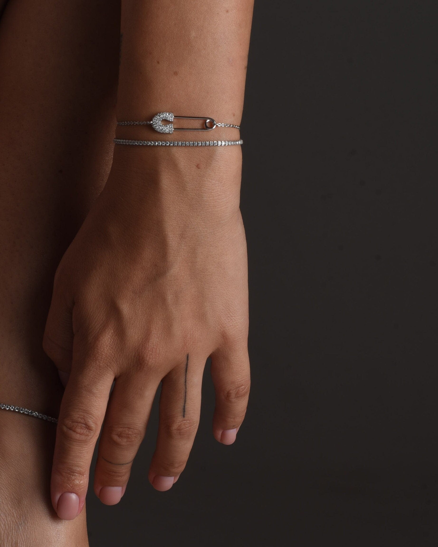 Pop-Punk Safety Pin Bracelet: Rhodium-Plated Sterling Silver 925 + High Carbon Diamonds