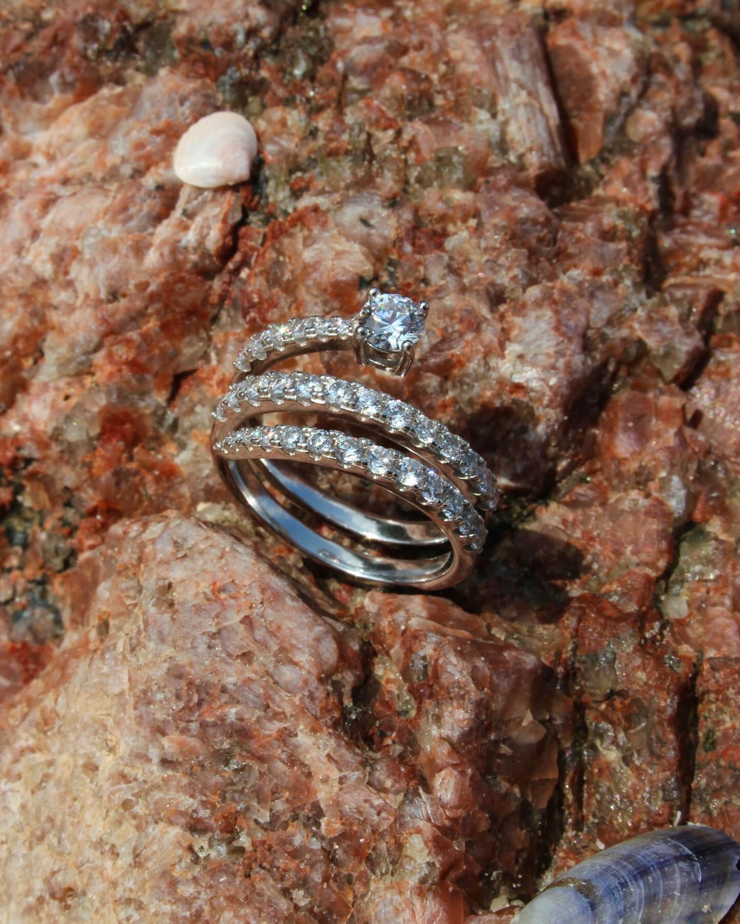 Comet Ring. Rhodium Plated Silver 925 + High Carbon Diamonds.