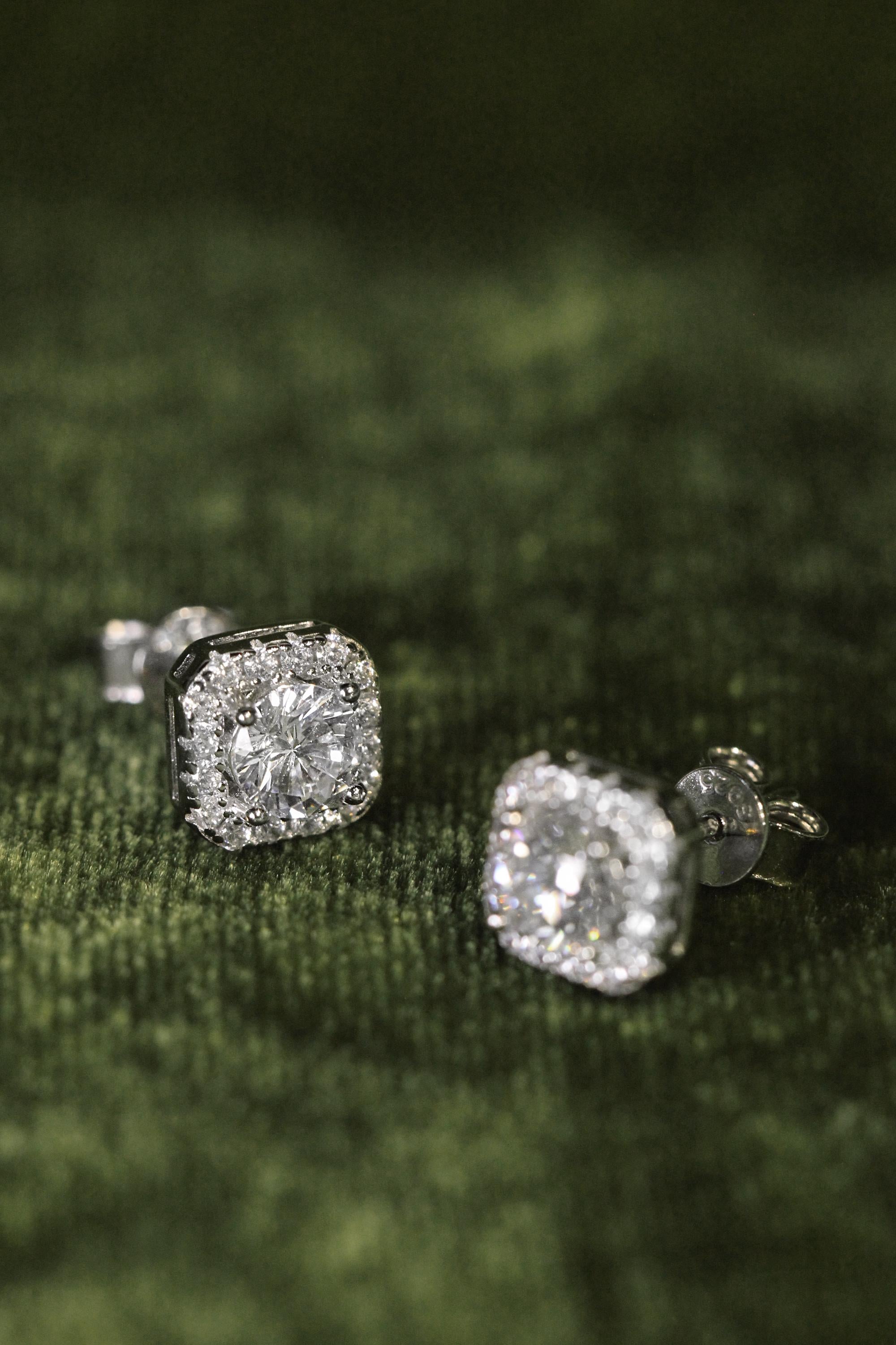 Mild Square Earrings. Rhodium-plated Sterling Silver 925 + High Carbon Diamonds. Diamond Cut, 8mm x 8mm. Hypoallergenic.