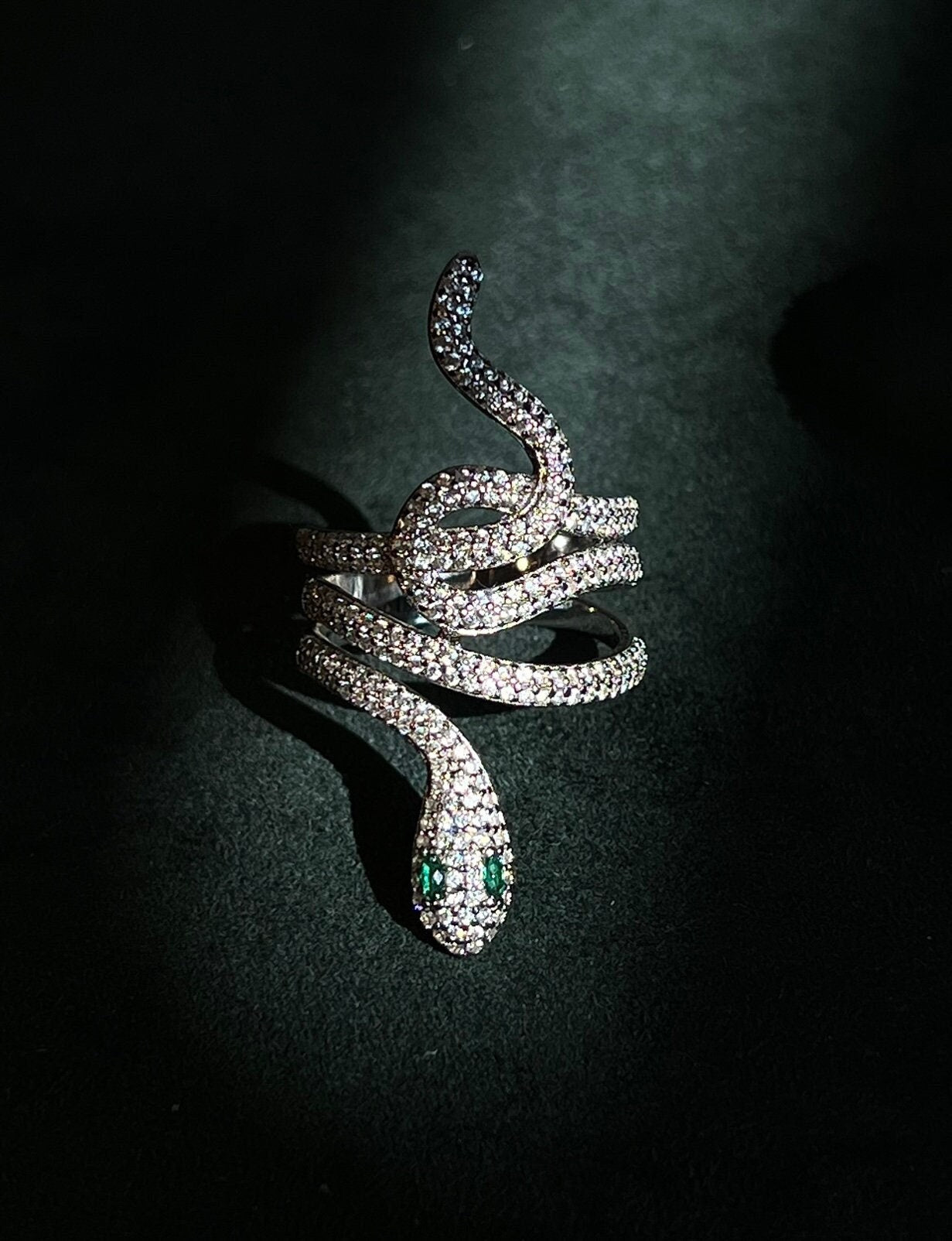 Pop-Punk Snake Ring. Rhodium-plated Sterling Silver 925 + High Carbon diamonds.