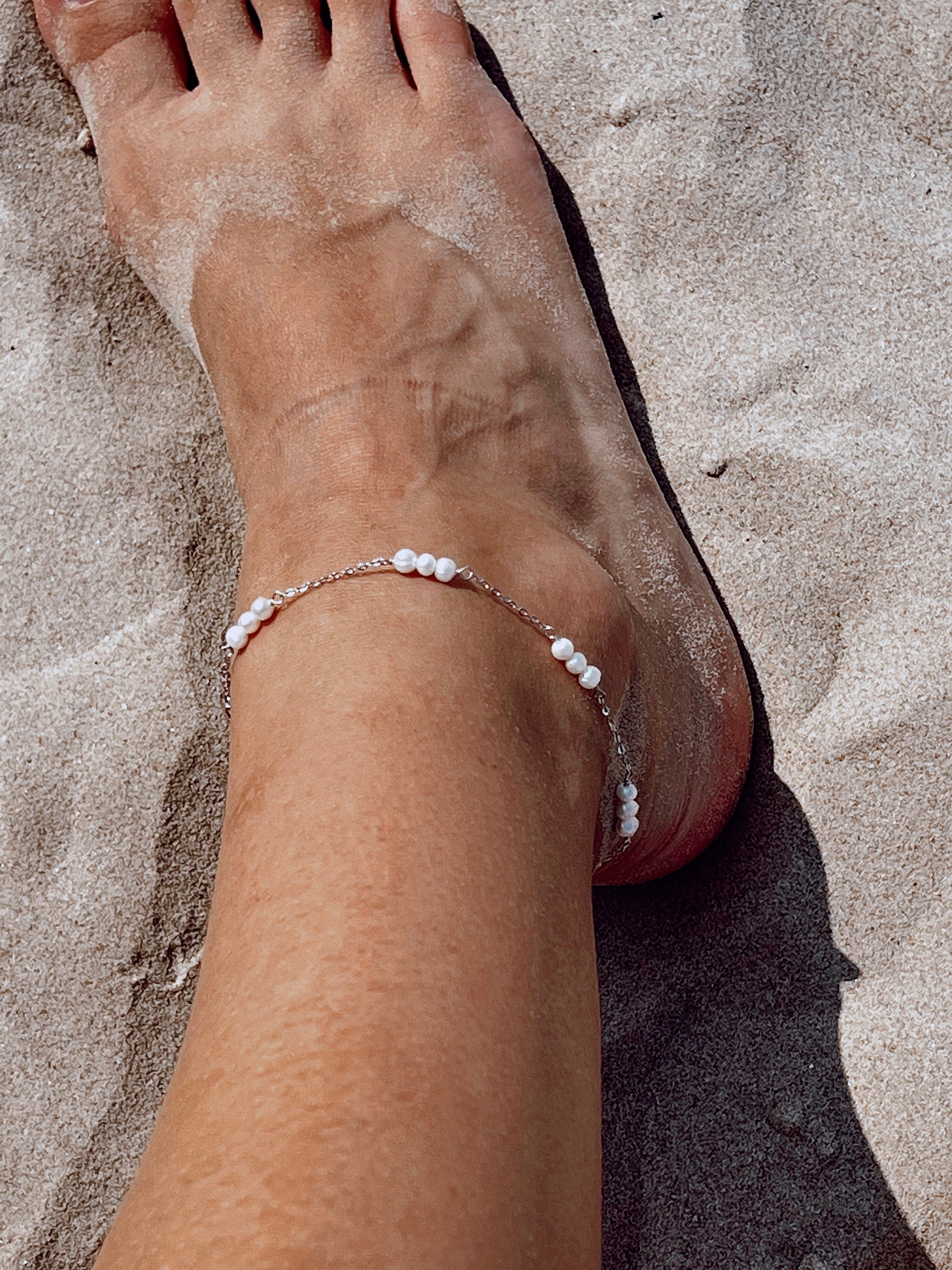 Pearl Anklet: Feminine Ankle Bracelet. Rhodium-plated Sterling Silver 925, water-friendly.