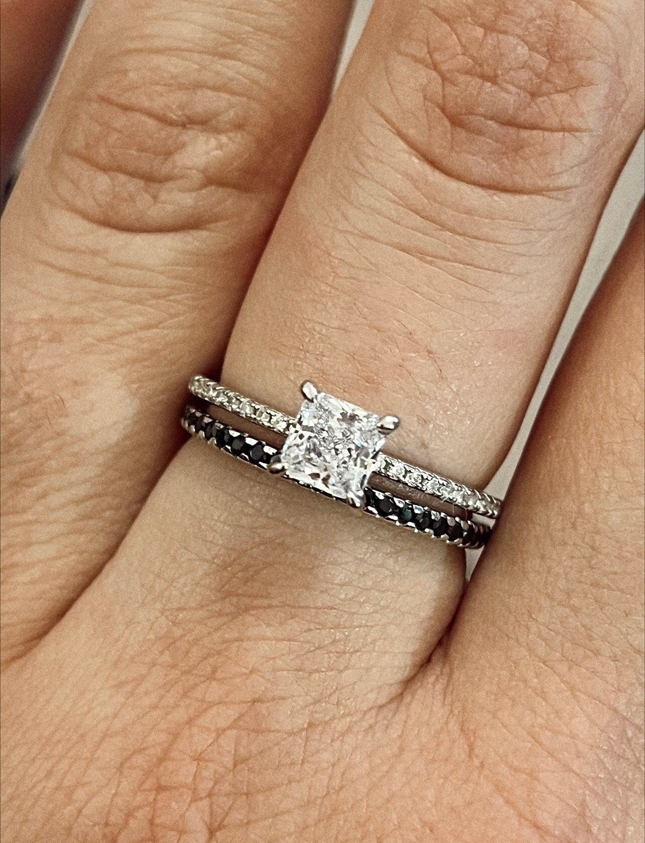 Pure White Petit Square Ring. Rhodium-plated Sterling Silver 925 + High Carbon Diamonds.