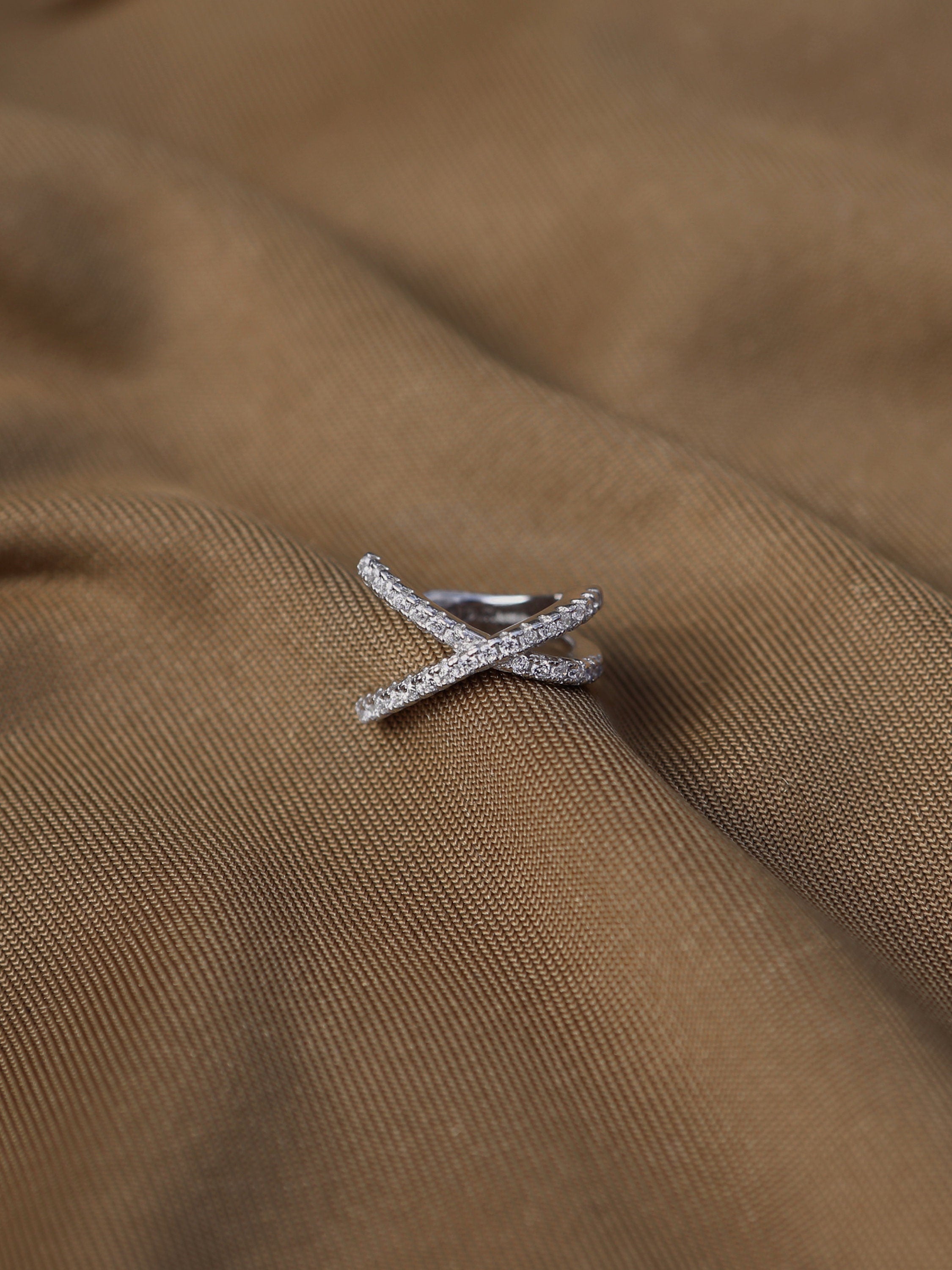 "X" Ear Cuff. Rhodium-plated Sterling Silver 925 + High Carbon Diamonds. No Piercing Earring.
