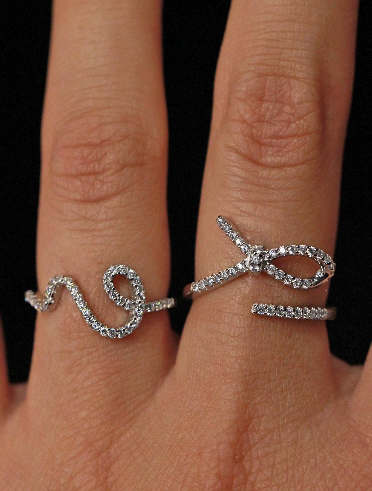 Wave Ring. Rhodium-plated Sterling Silver 925 + High Carbon Diamonds.