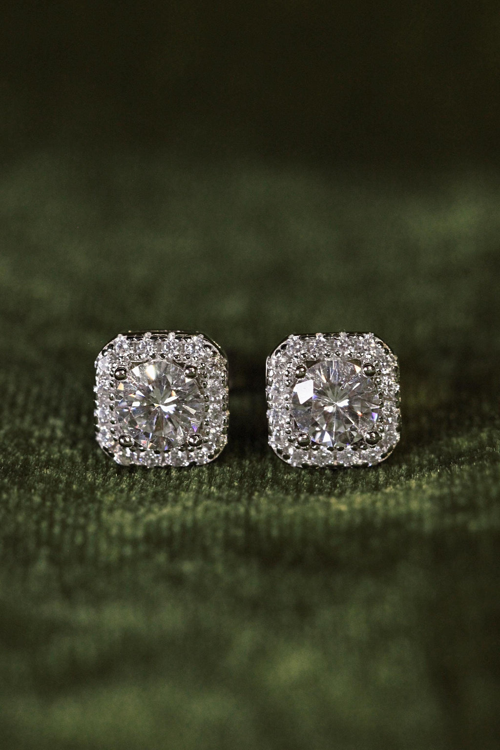 Mild Square Earrings. Rhodium-plated Sterling Silver 925 + High Carbon Diamonds. Diamond Cut, 8mm x 8mm. Hypoallergenic.