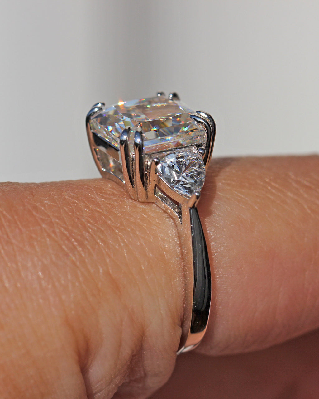 Perfect Ivory Ring. Rhodium-plated Sterling Silver 925 + High Carbon Diamonds.