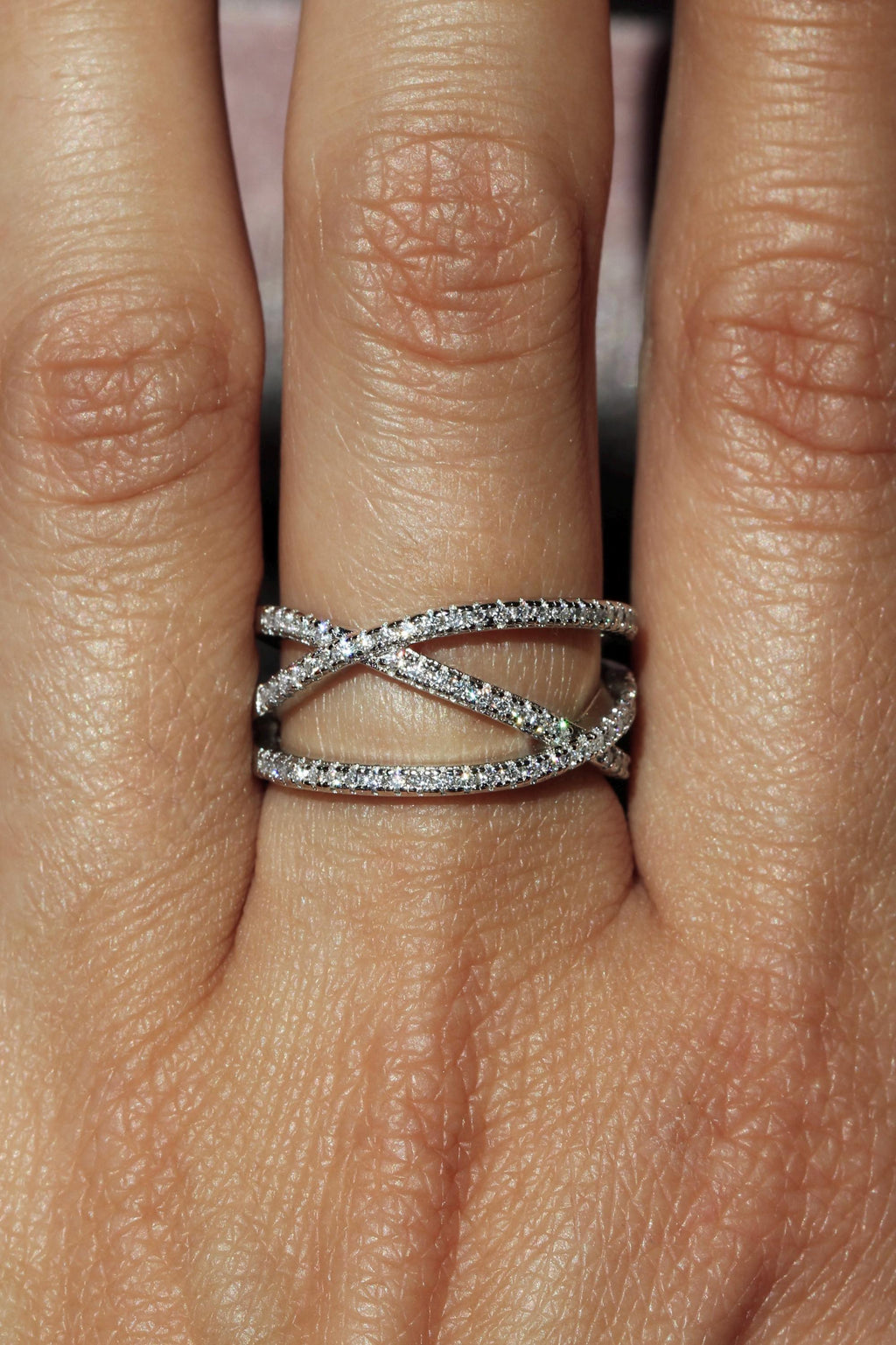 Moissanites Lines Ring. Rhodium-Plated Sterling Silver 925 + Moissanites.