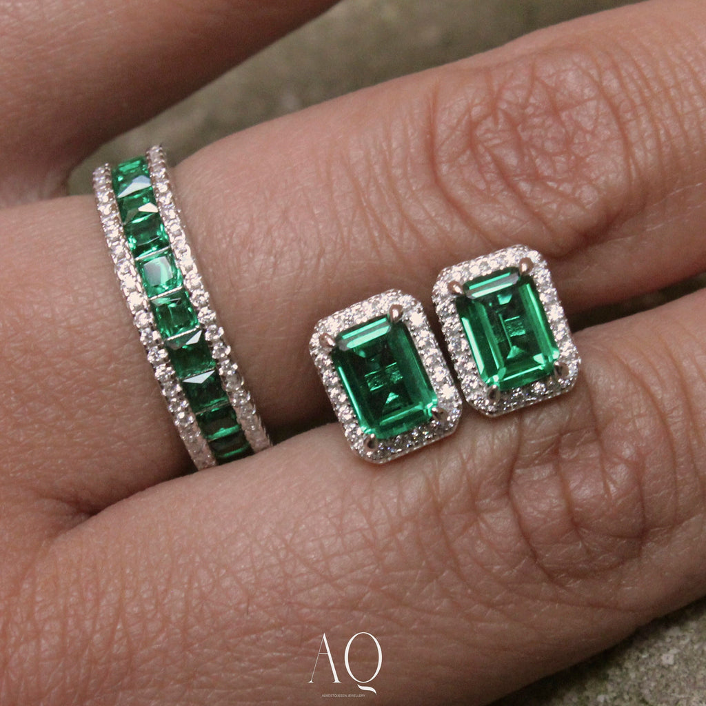 Emerald-Green Royal Set. Stud Earrings in Premium Silver.
