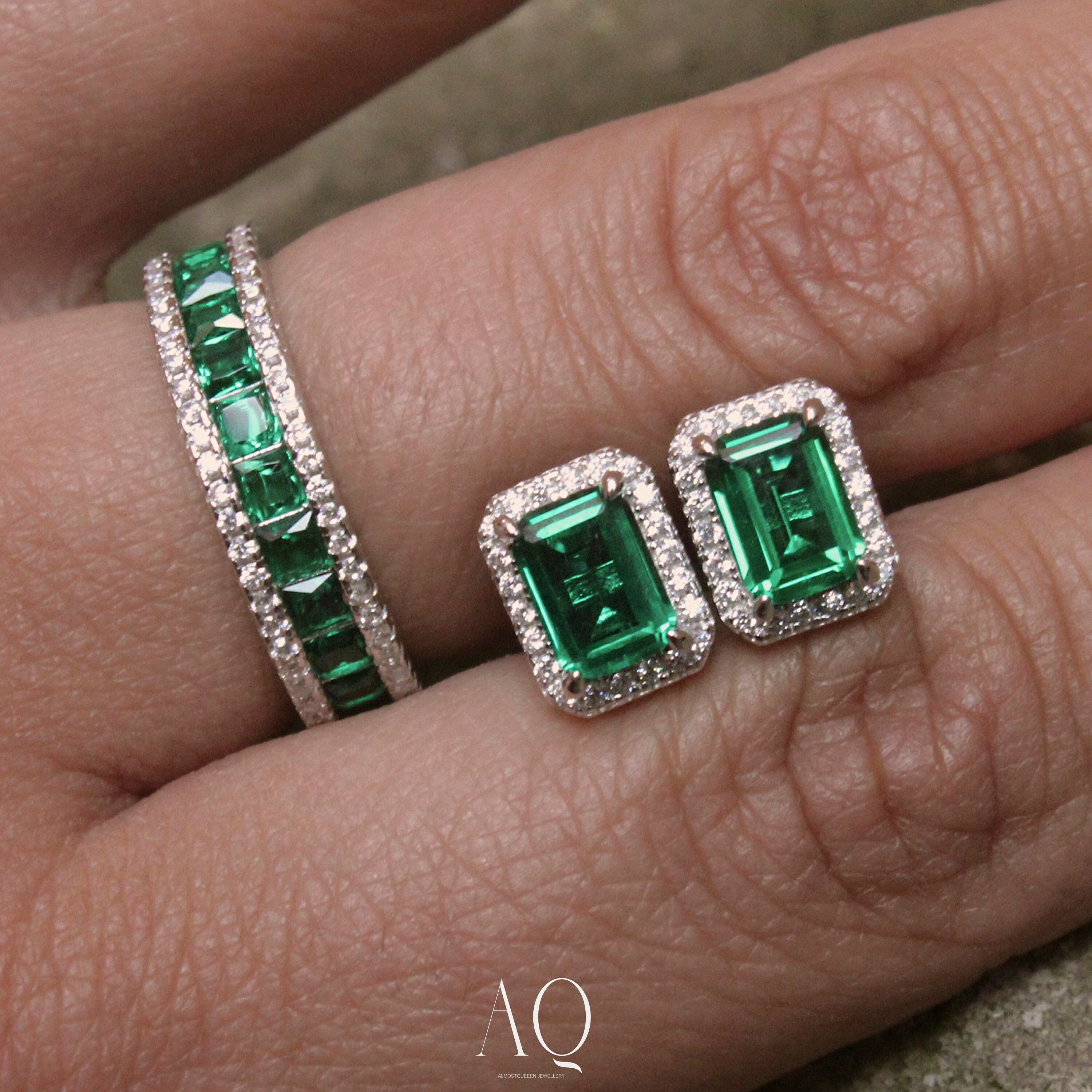 Emerald-Green Royal Set. Stud Earrings in Premium Silver.