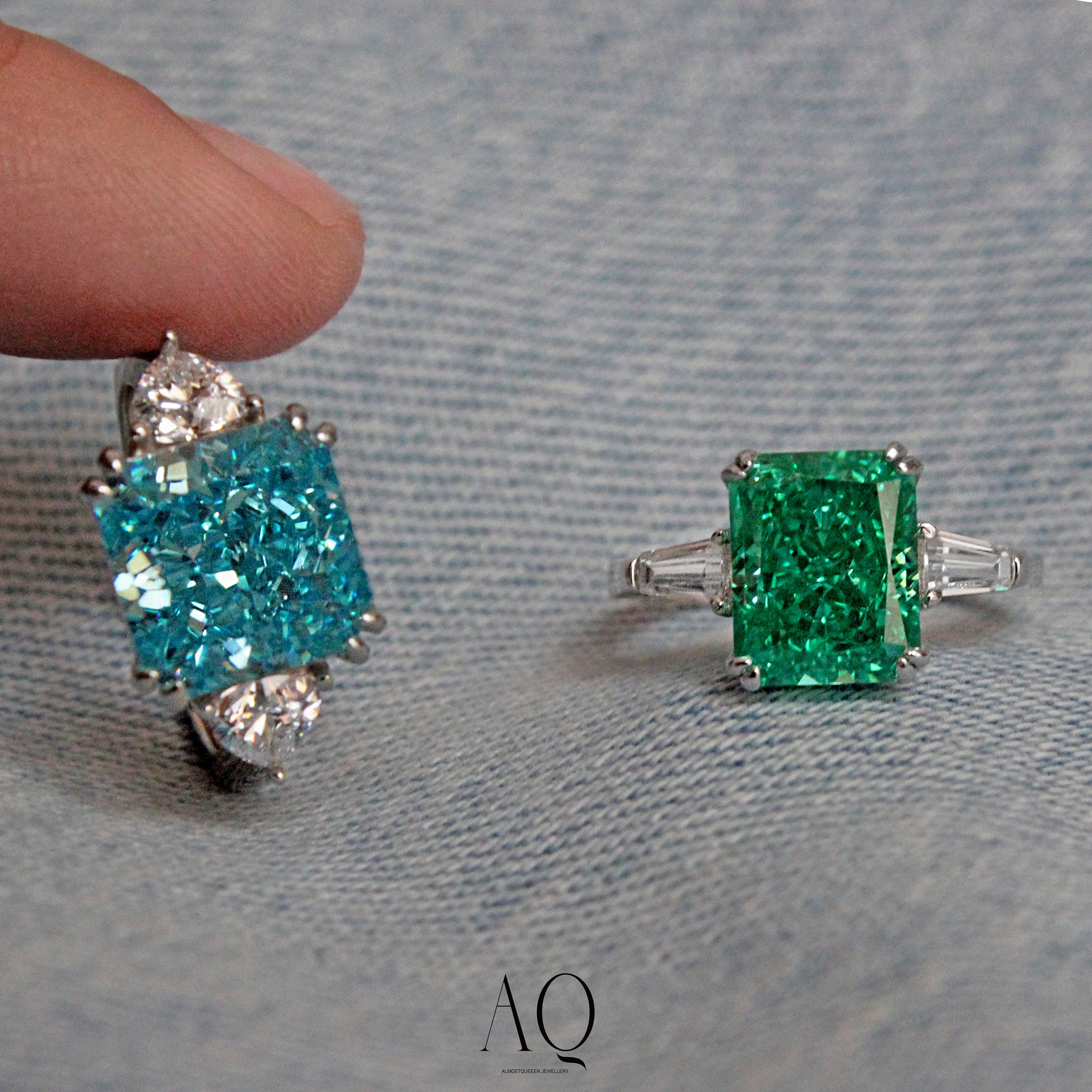 Fairy Green Ring: Rhodium-plated Sterling Silver 925, High Carbon Diamonds.