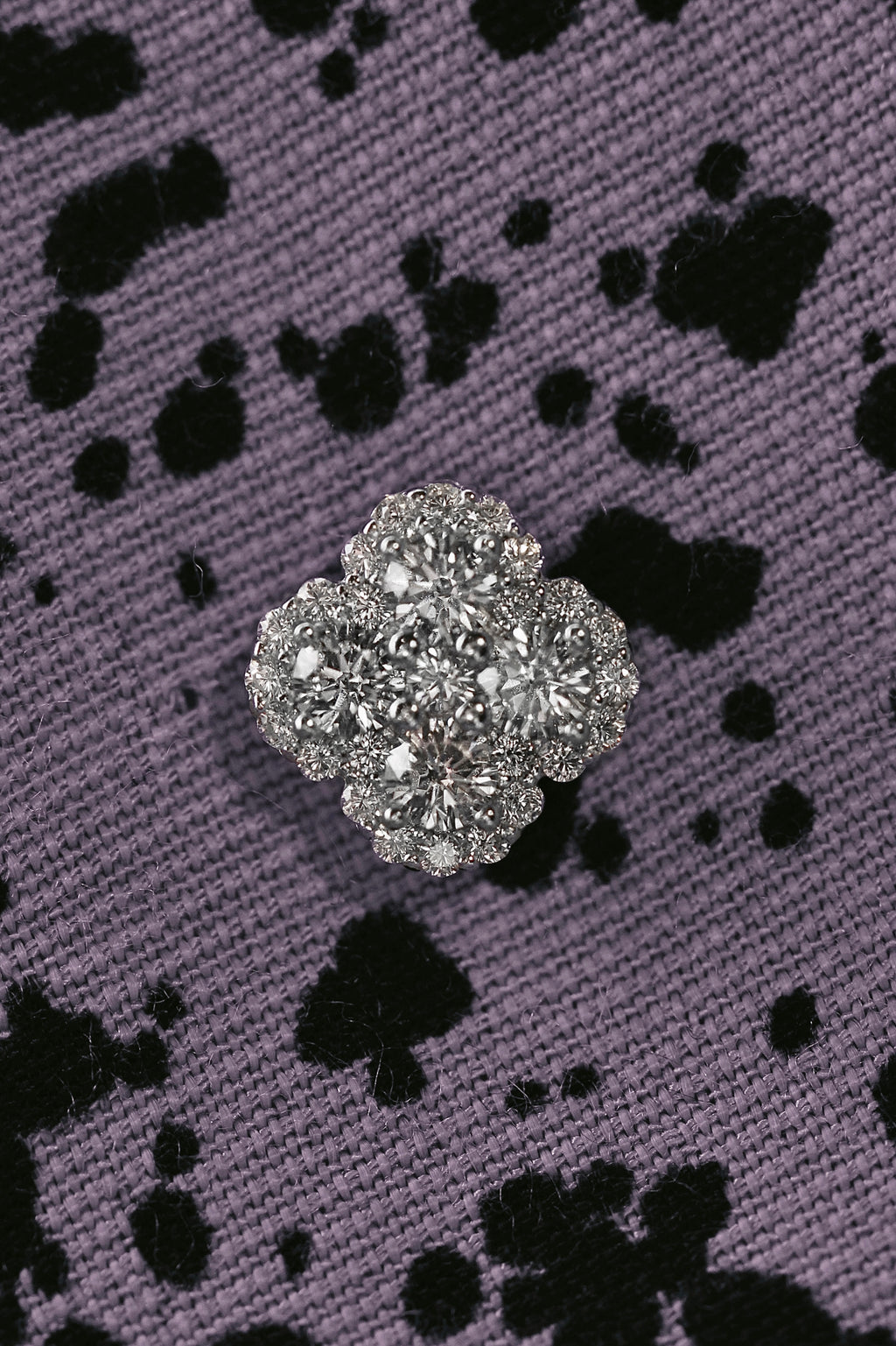 Petite Clovers Earrings. Rhodium-plated Sterling Silver 925 + Moissanites