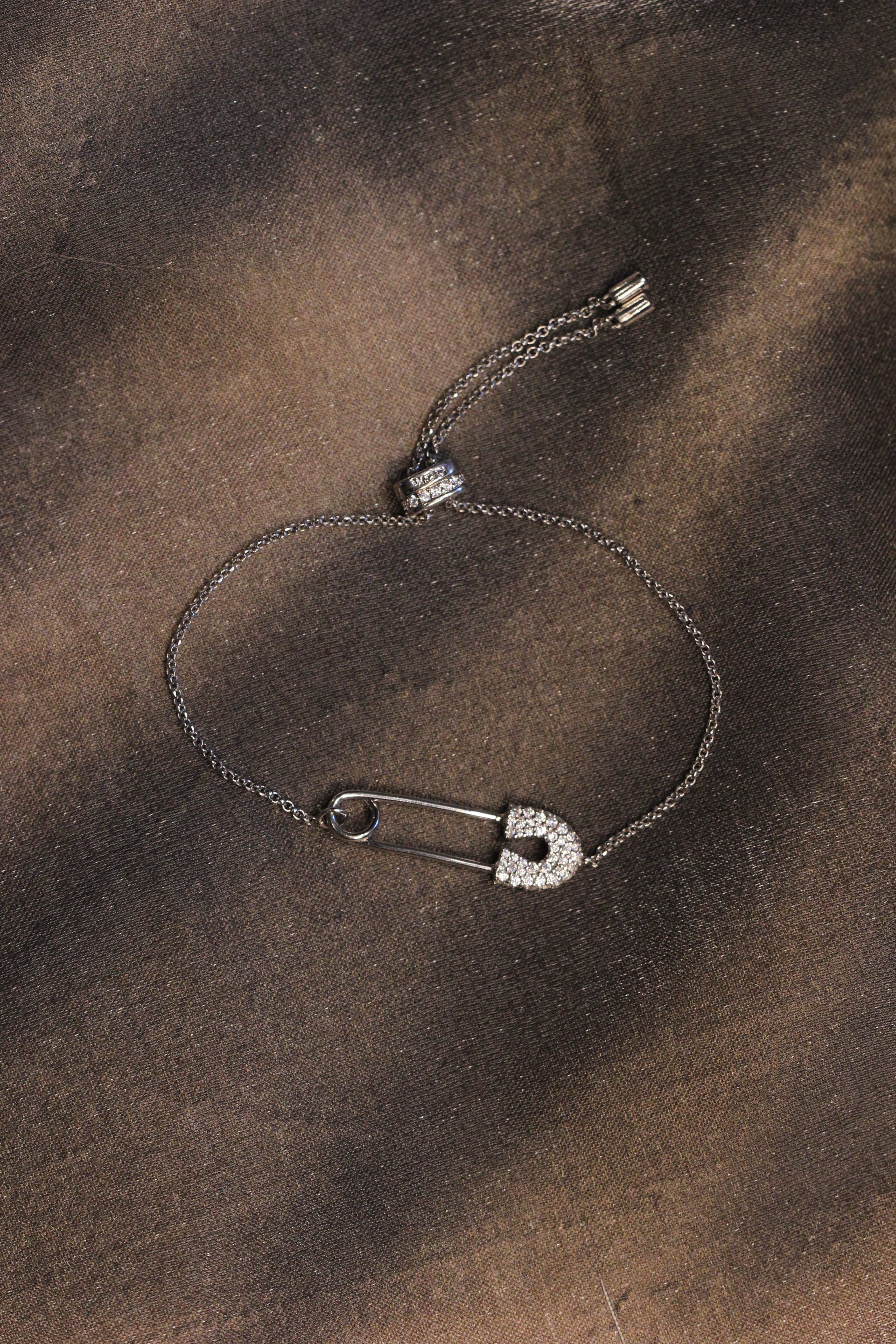 Pop-Punk Safety Pin Bracelet: Rhodium-Plated Sterling Silver 925 + High Carbon Diamonds